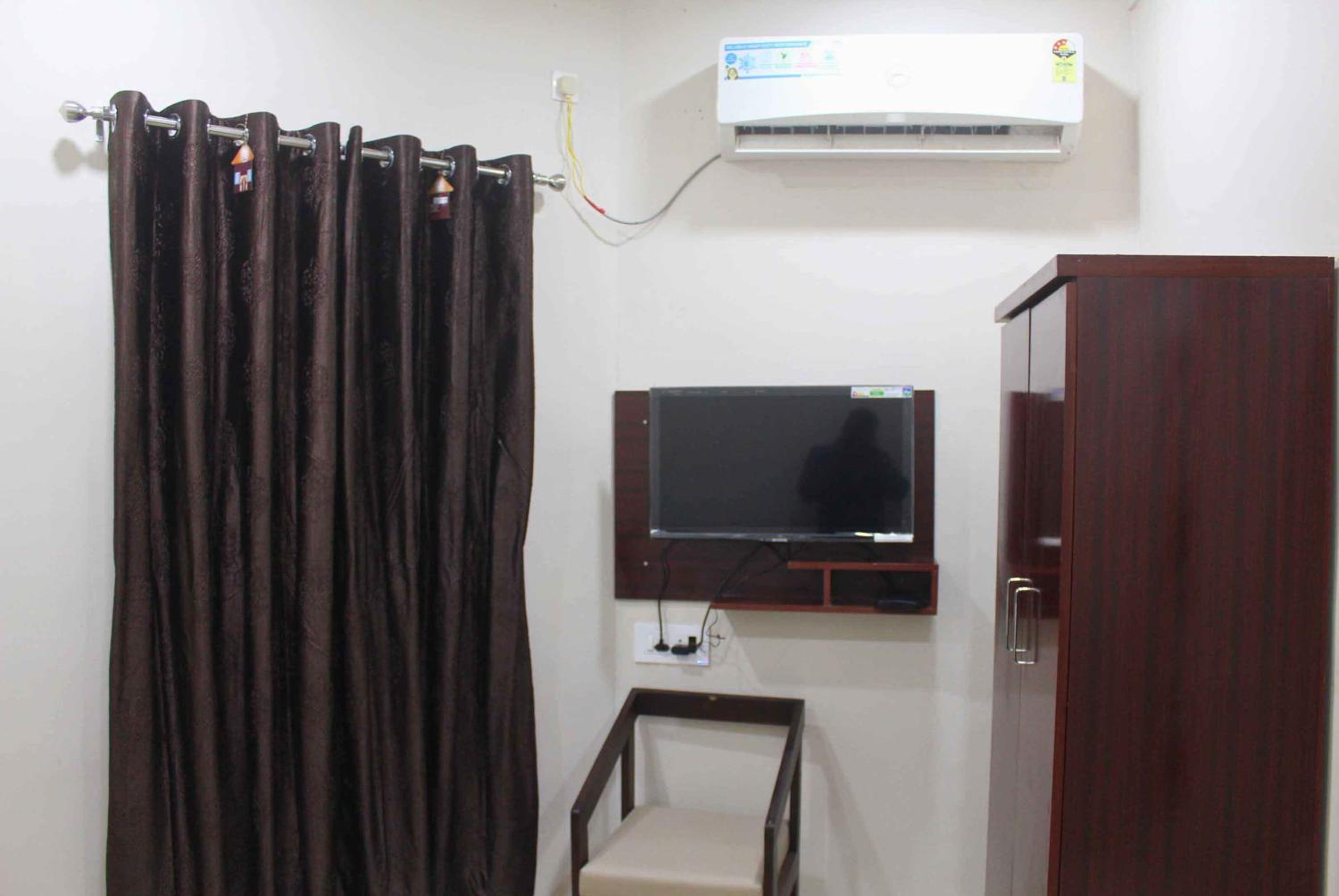 Deluxe Room - Photo 8
