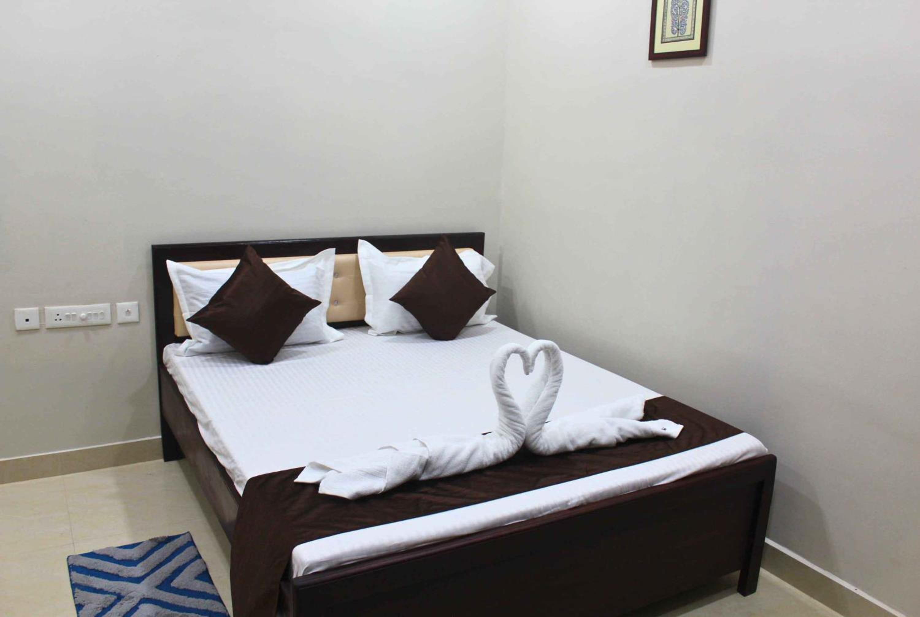 Deluxe Room - Photo 7