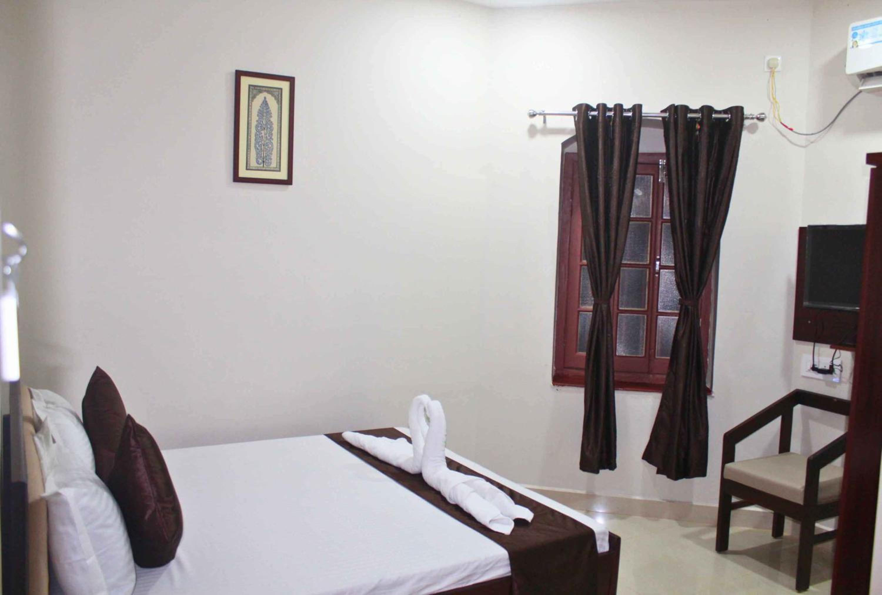 Deluxe Room - Photo 3