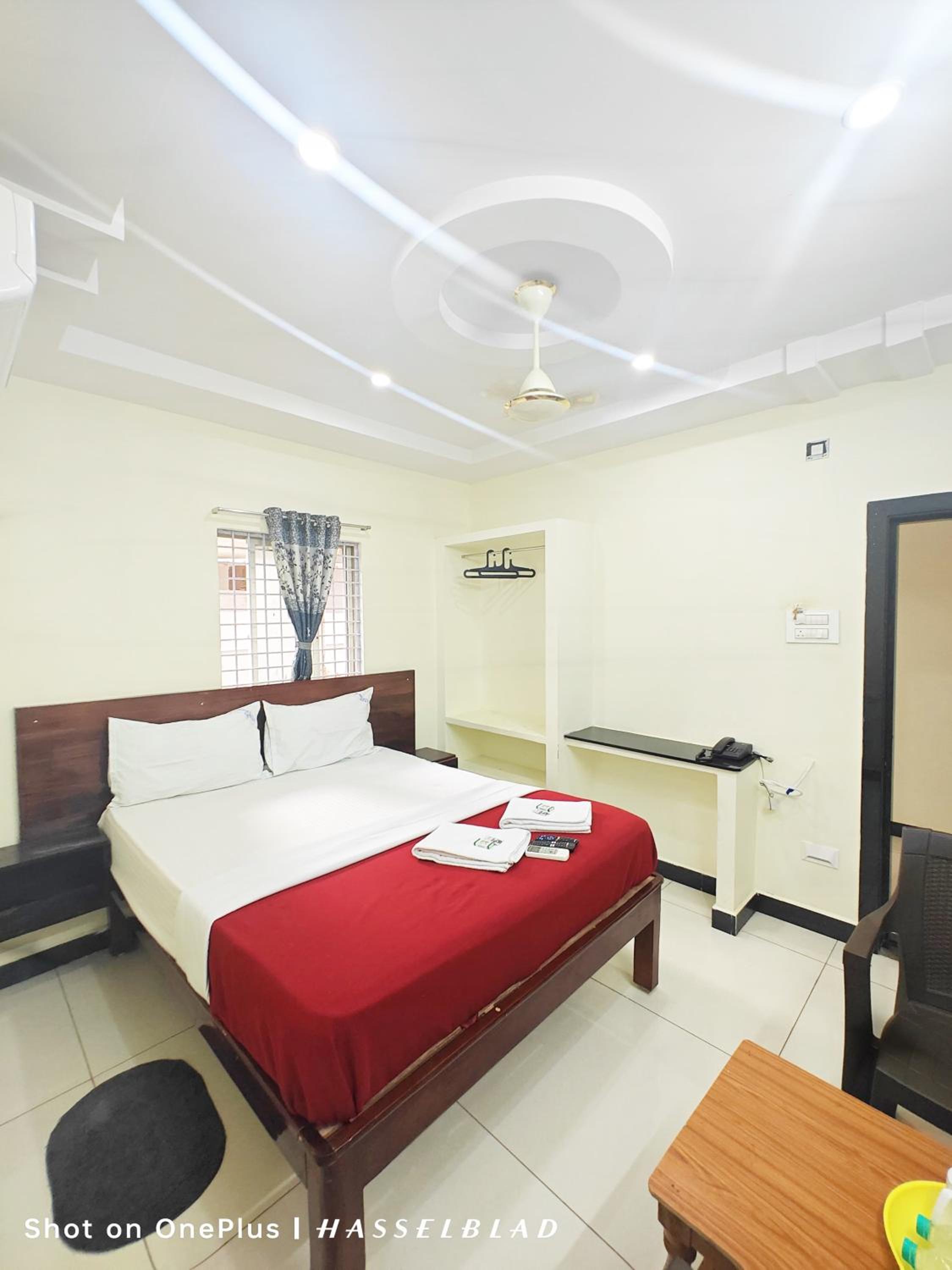 Standard Double Room With Fan photo 3