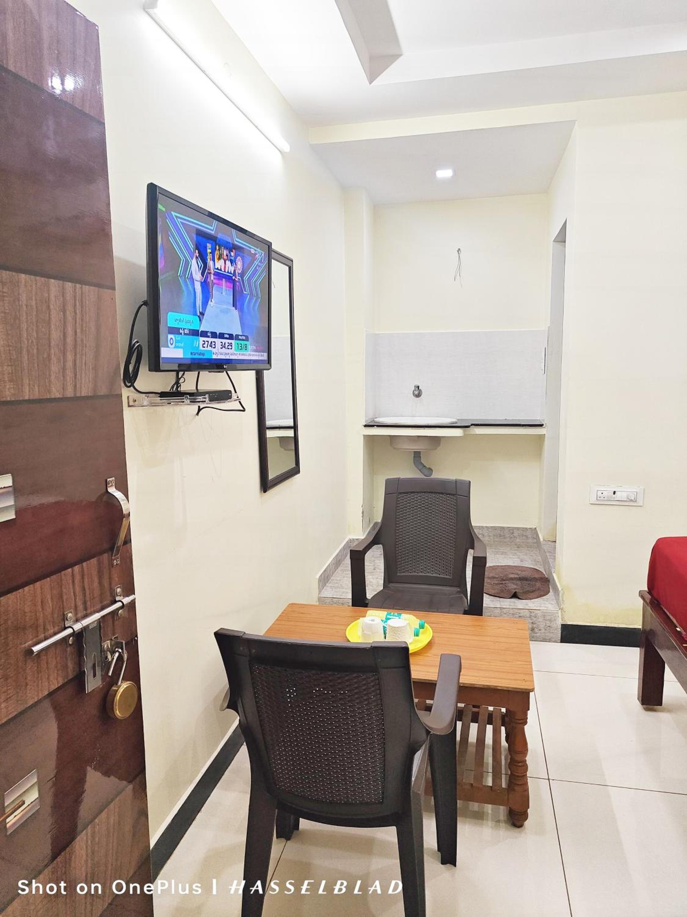 Standard Double Room With Fan photo 2