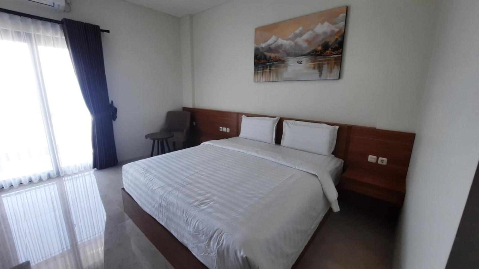 Deluxe Double Room with Balcony photo 3