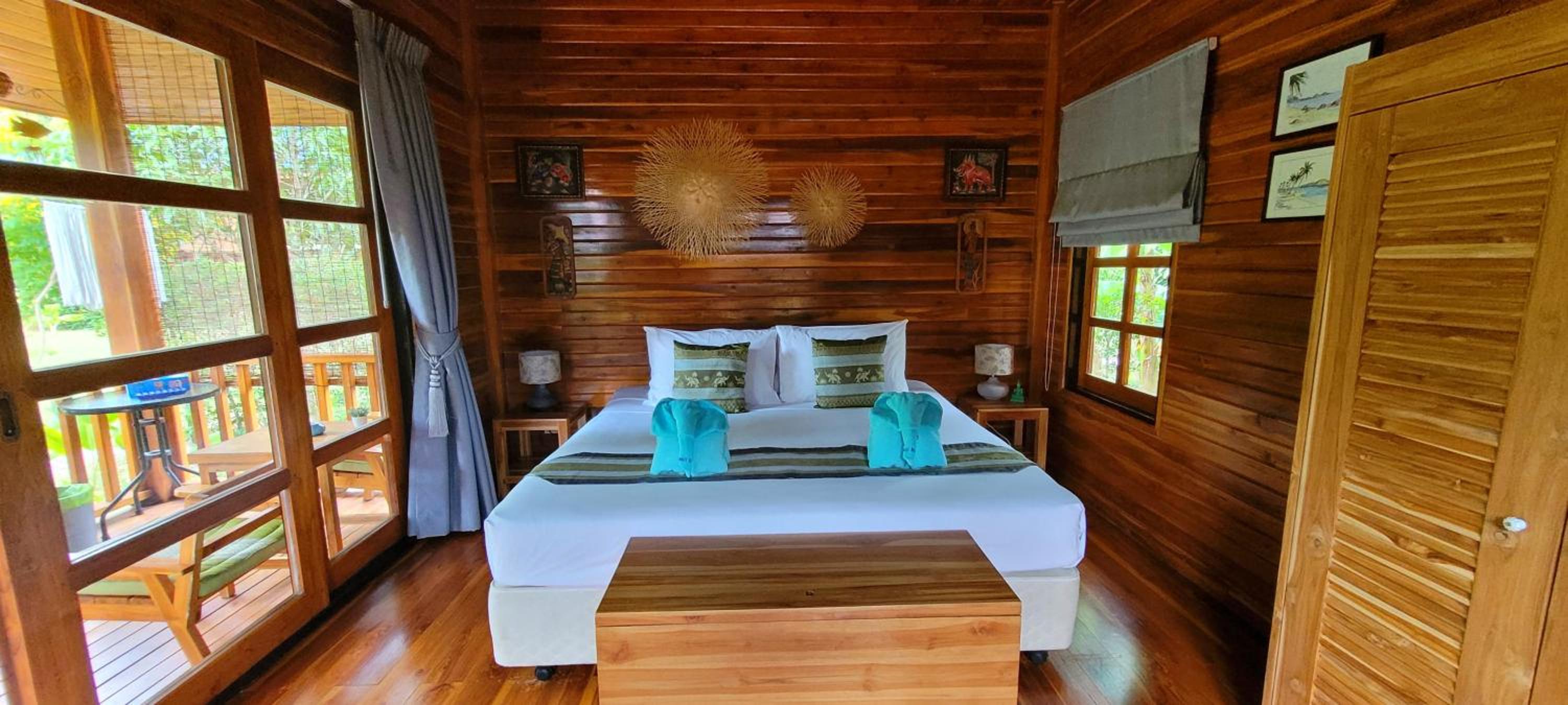 Deluxe Bungalow photo 3