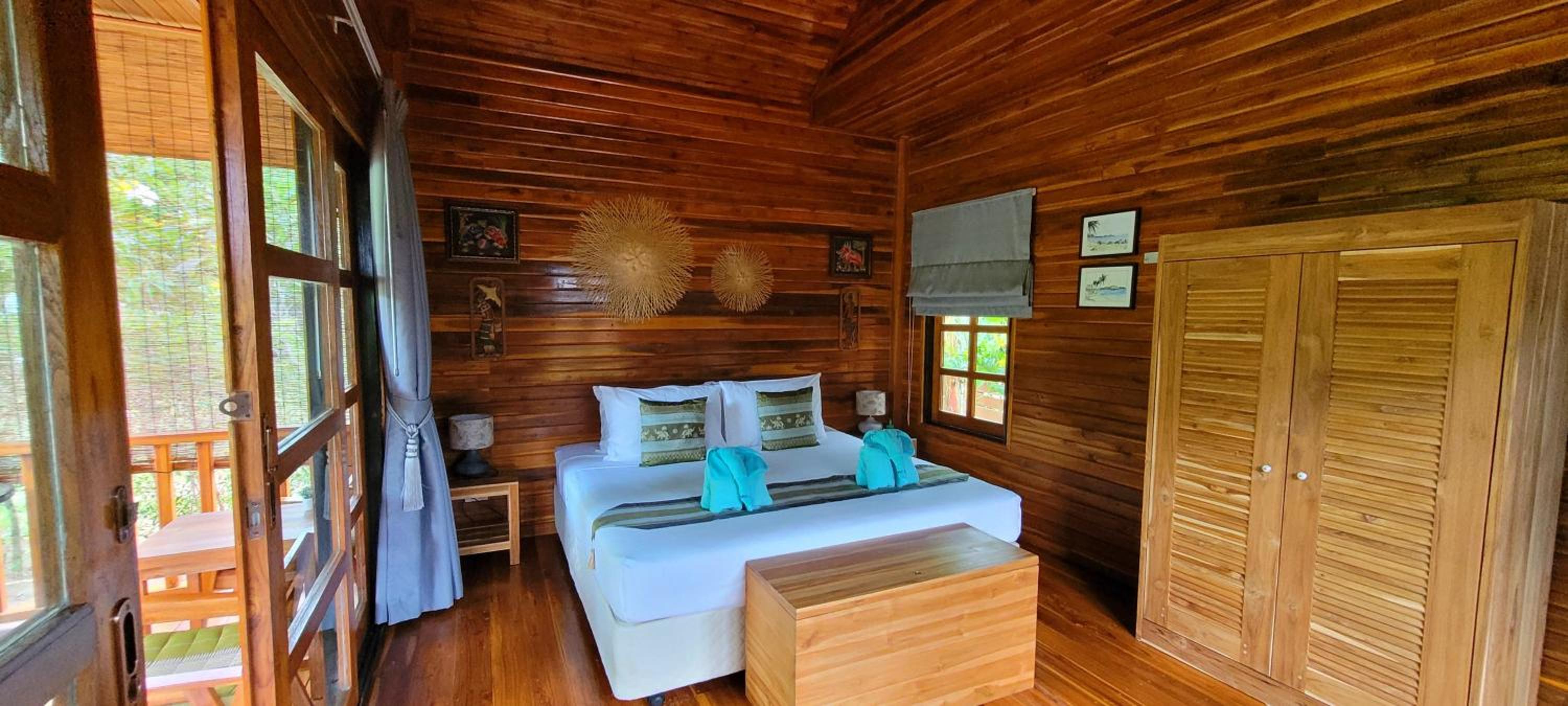 Deluxe Bungalow