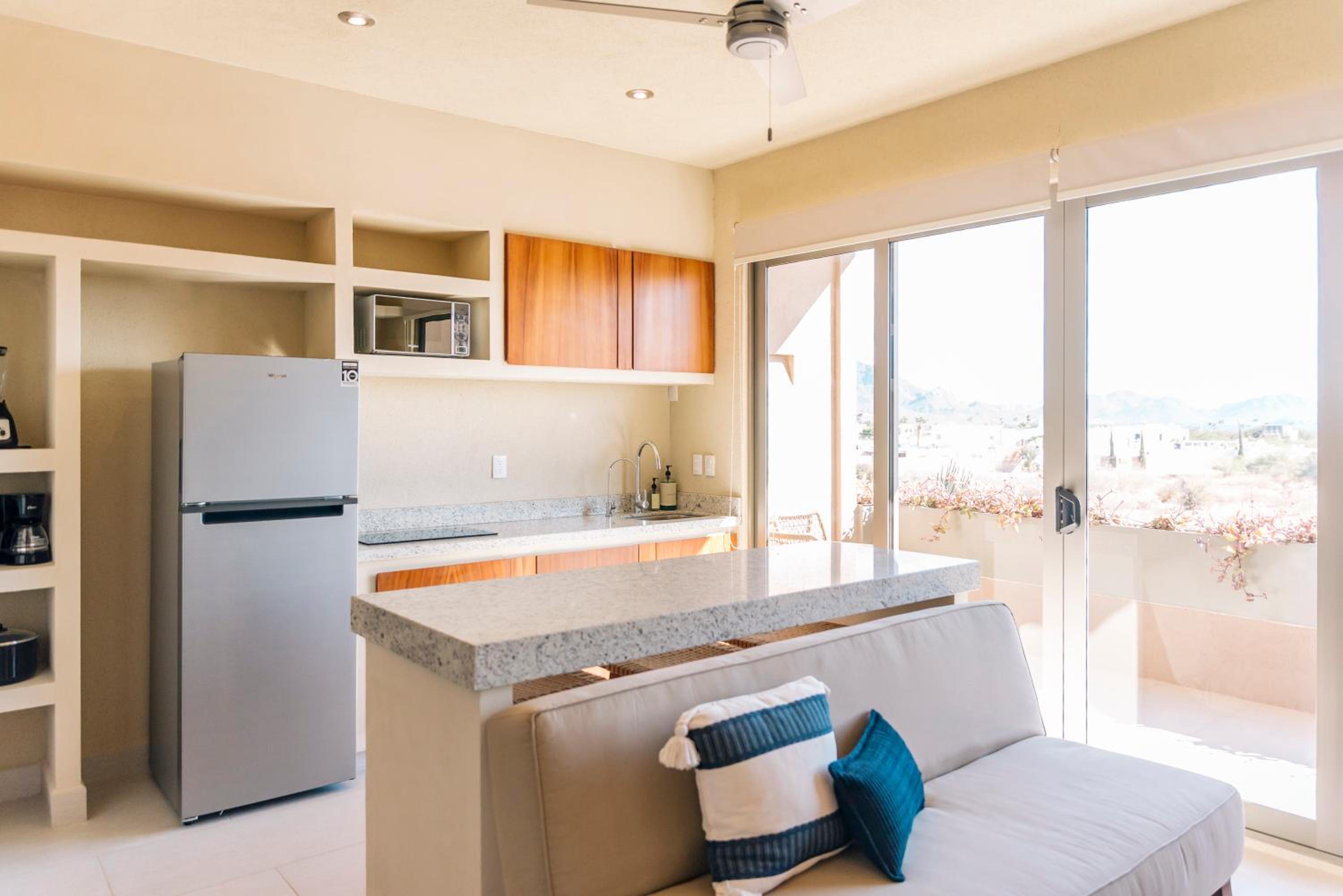 Apartment with Sea View - Photo 11