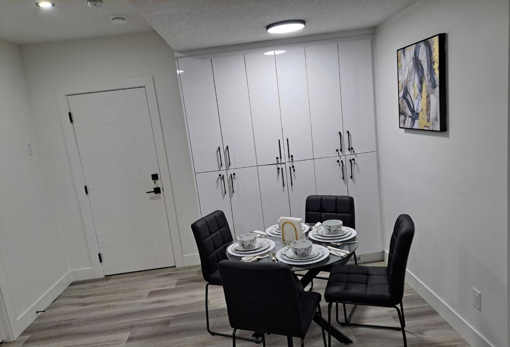 One-Bedroom Apartment photo 3