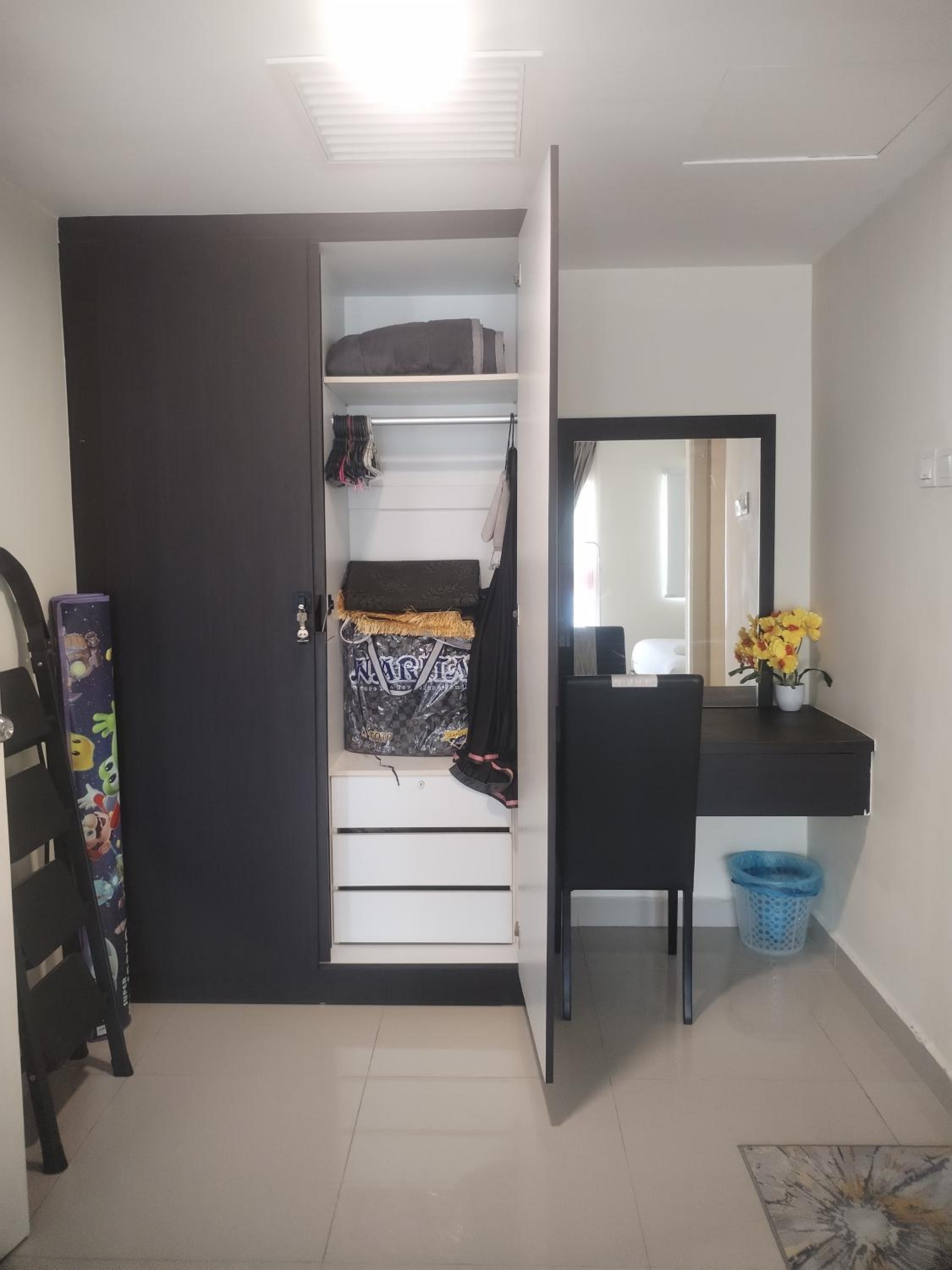 One-Bedroom Apartment photo 3
