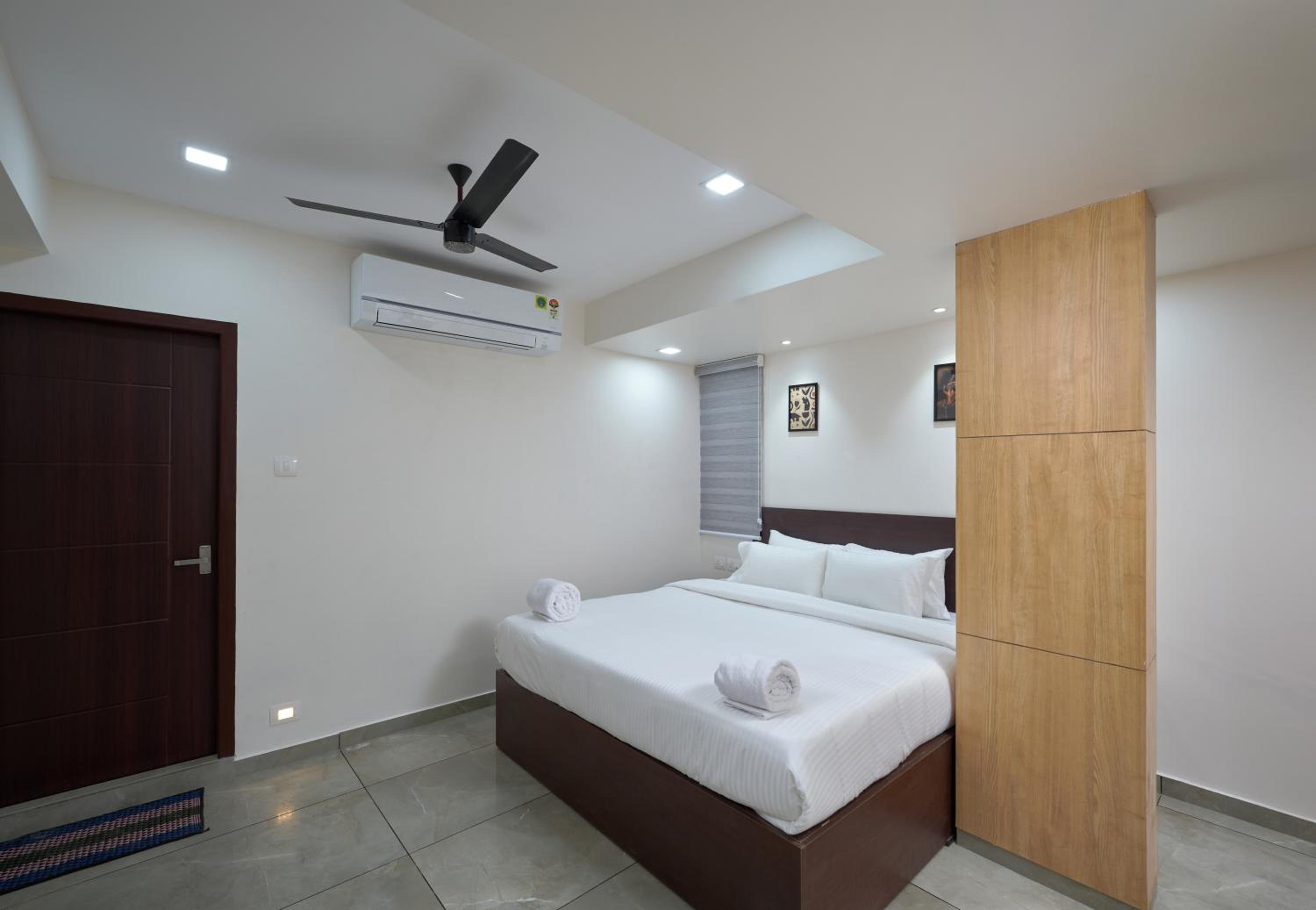 Deluxe Double Room - Photo 12