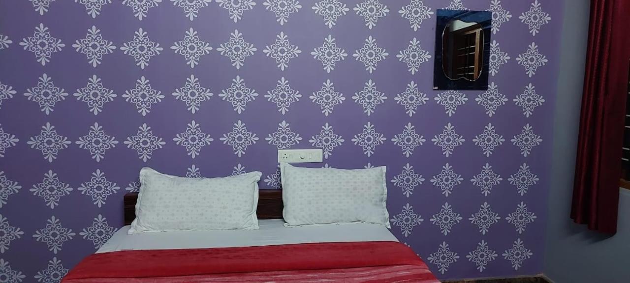 Deluxe Double Room (2 Adults + 1 Child) photo 1