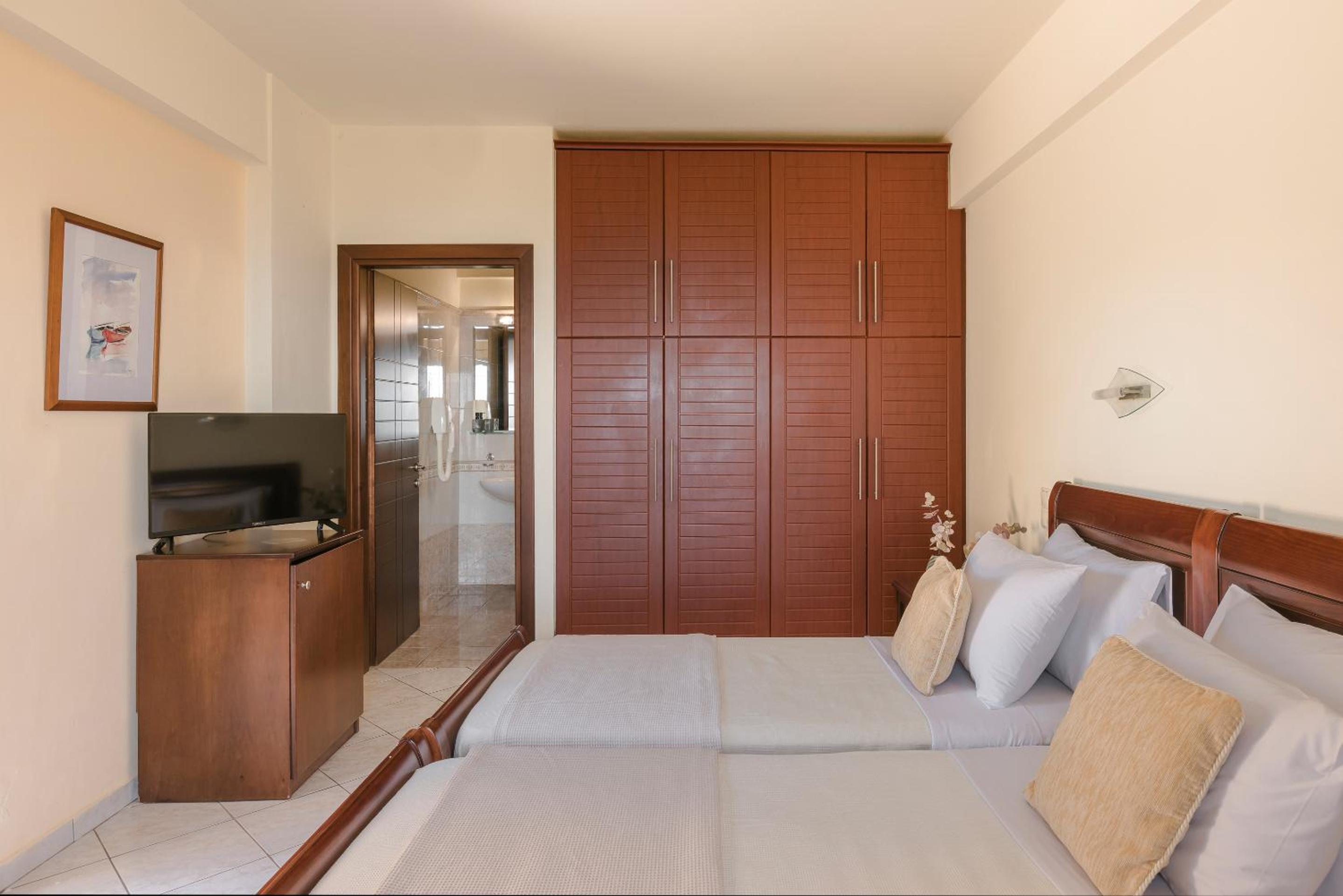 Double or Twin Room with Balcony photo 1