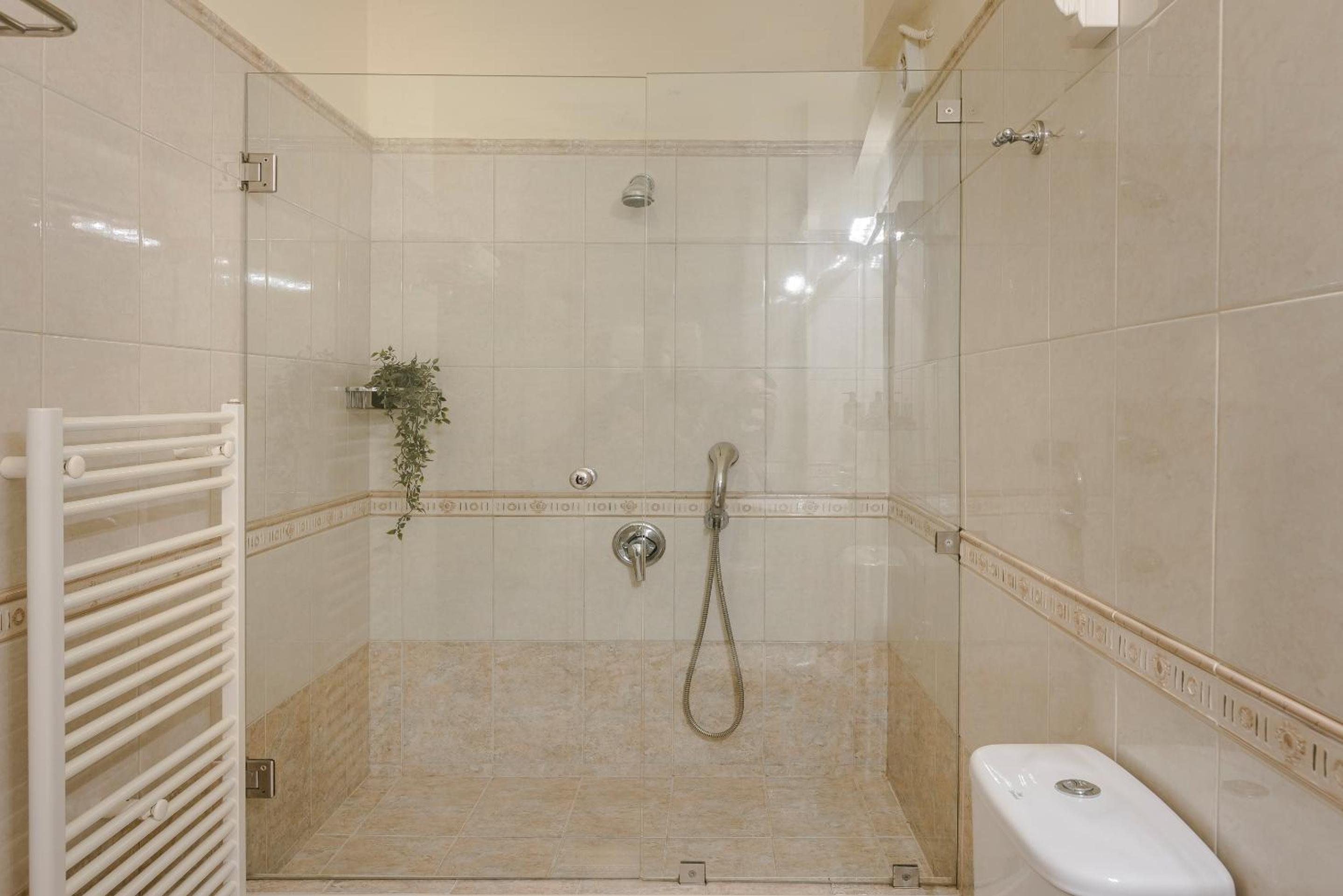 Double or Twin Room with Balcony photo 3