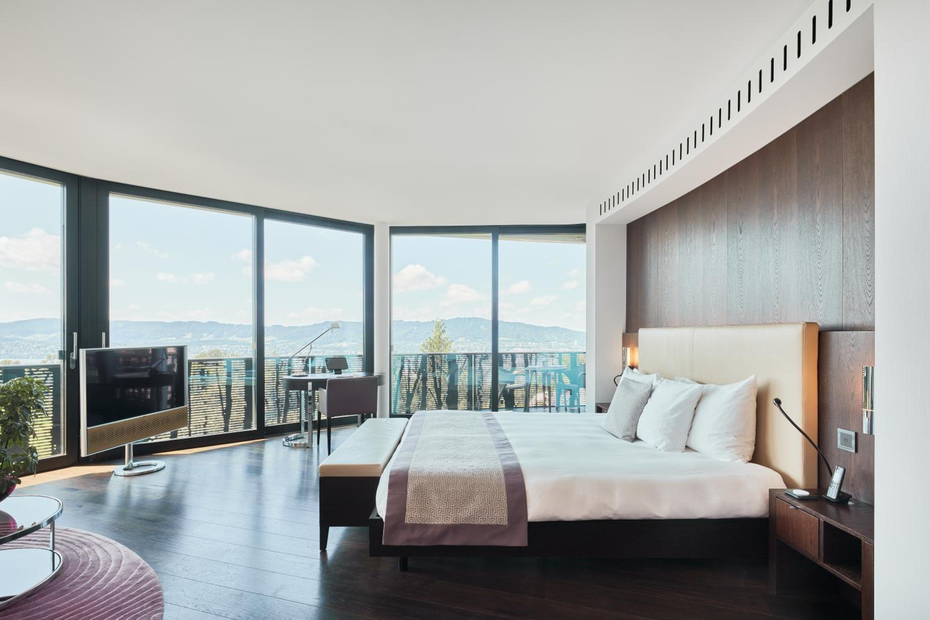 Grand Junior Suite with Balcony and Panoramic View