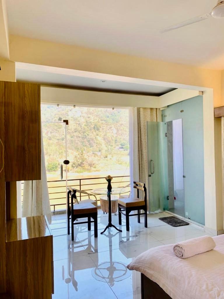 Deluxe Double Room with Balcony photo 1