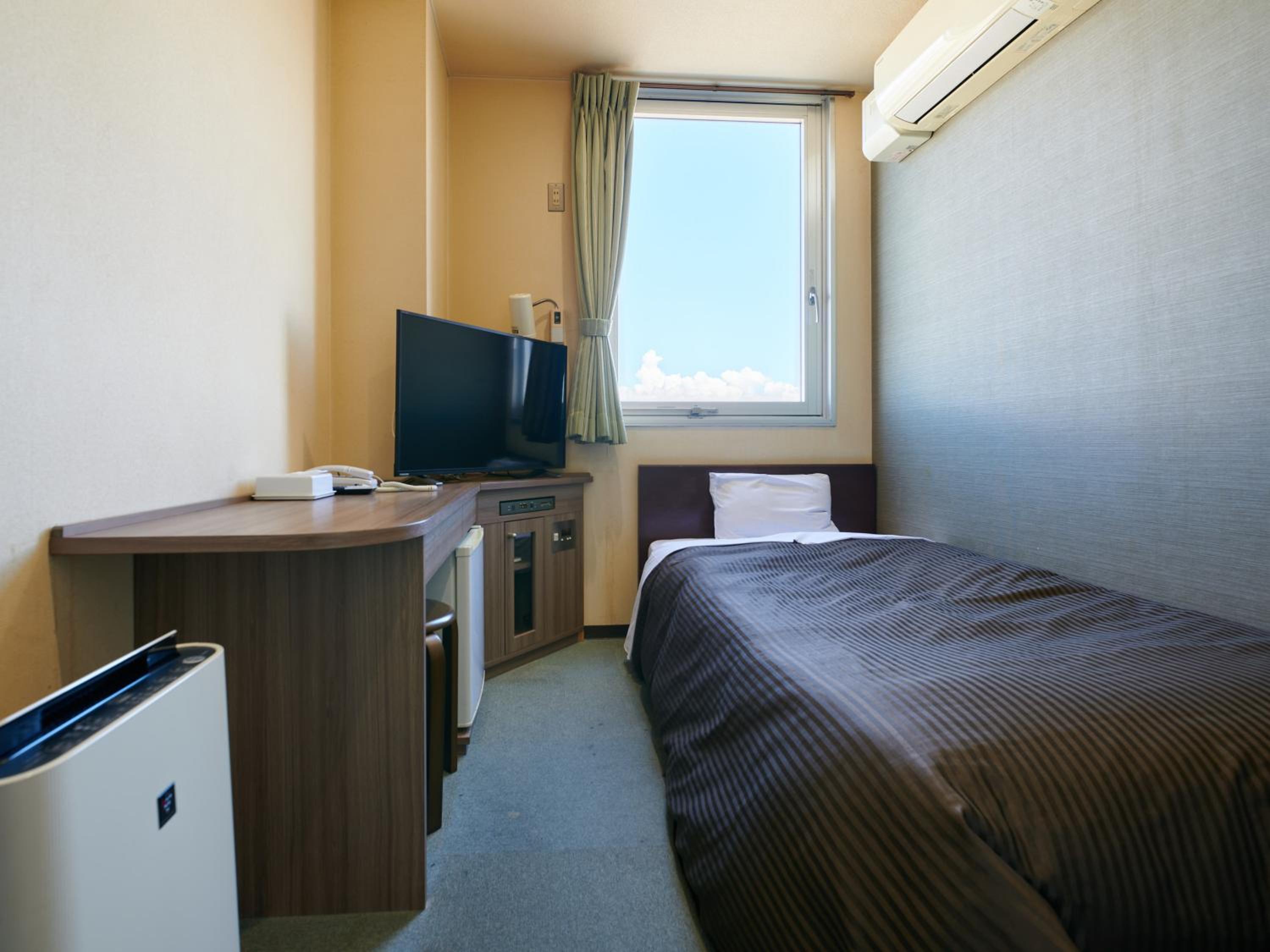 Economy Single Room - Smoking photo 1