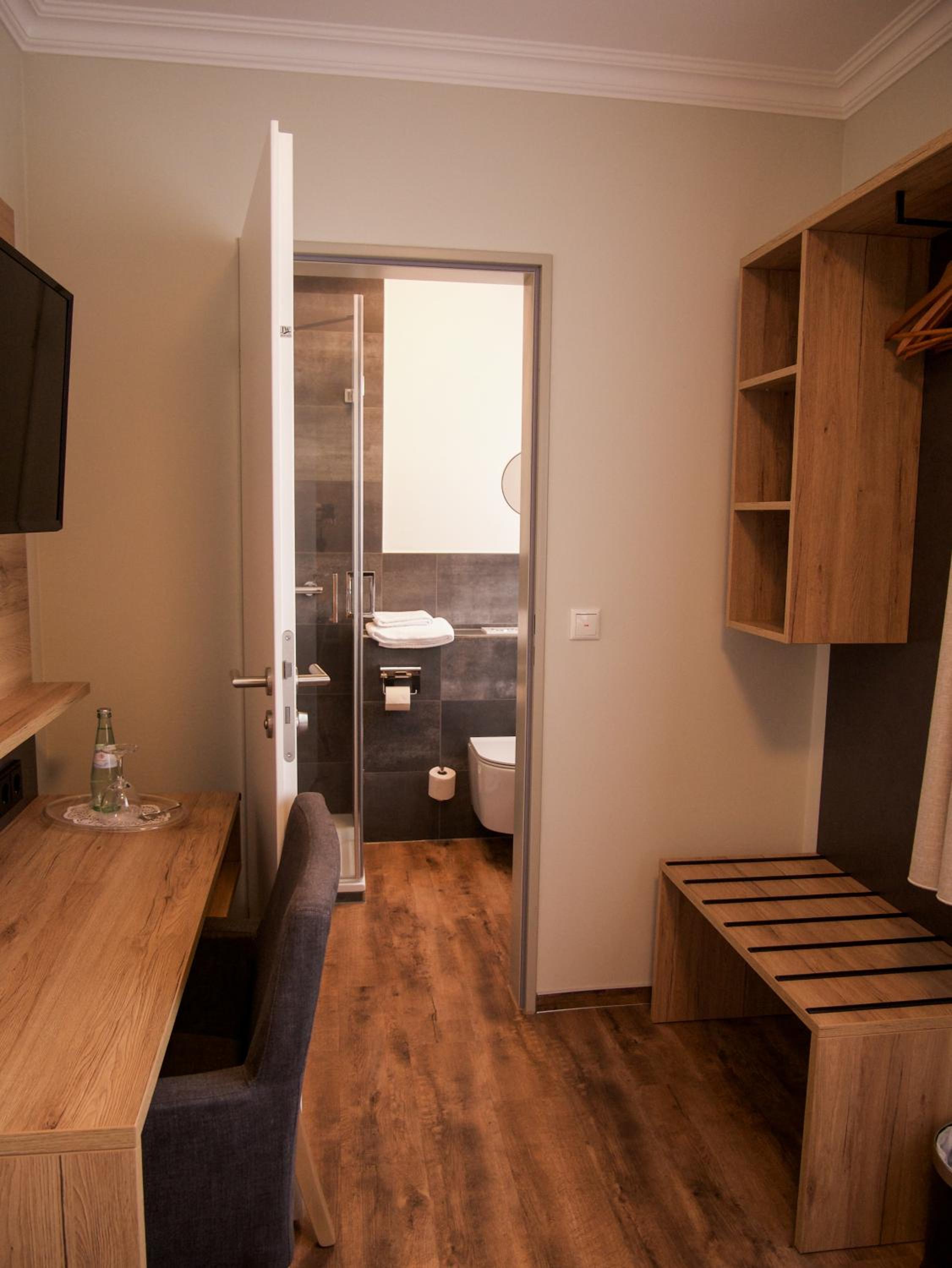 Single Room photo 2