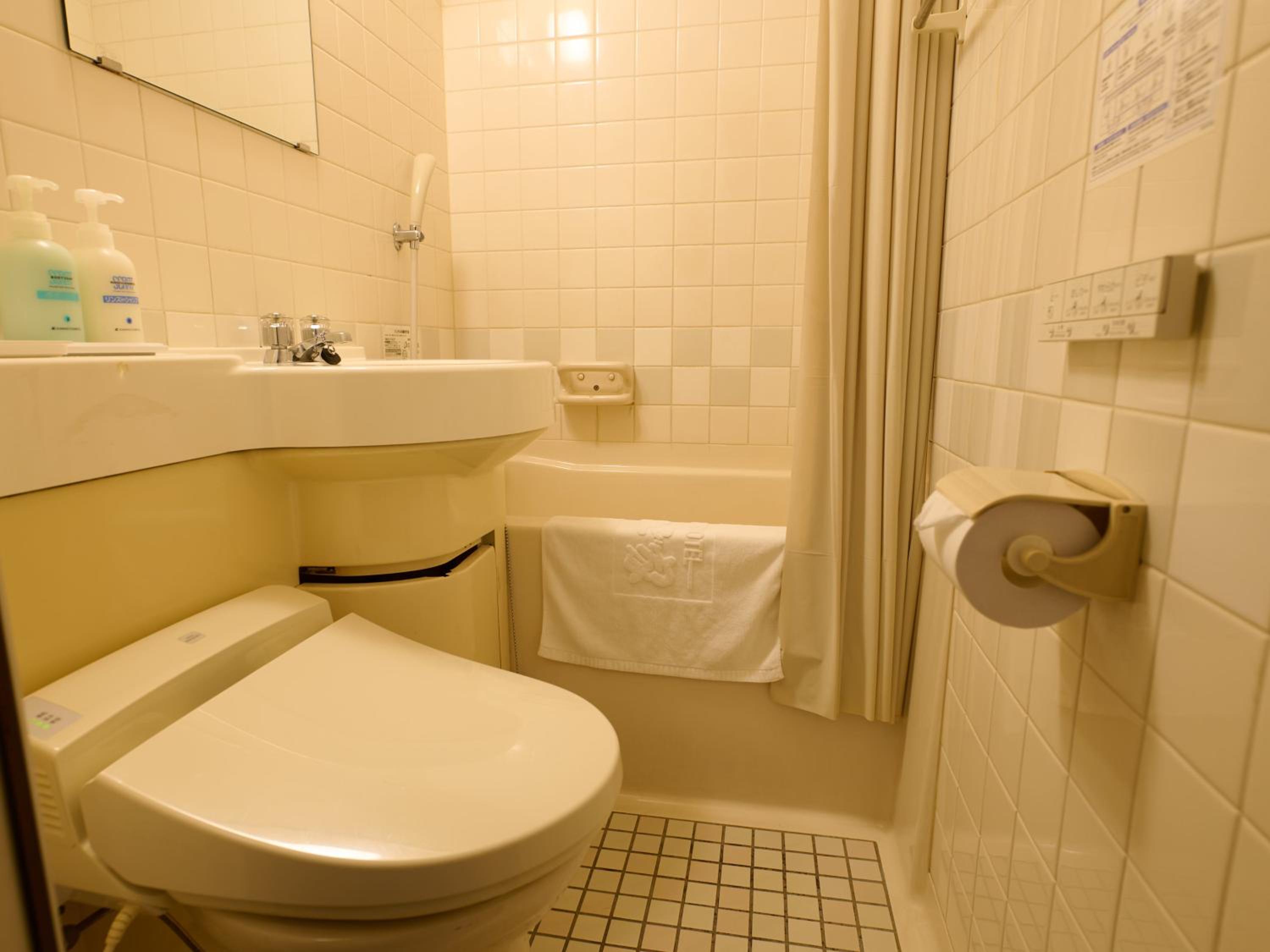 Quadruple Room - Non-Smoking photo 2