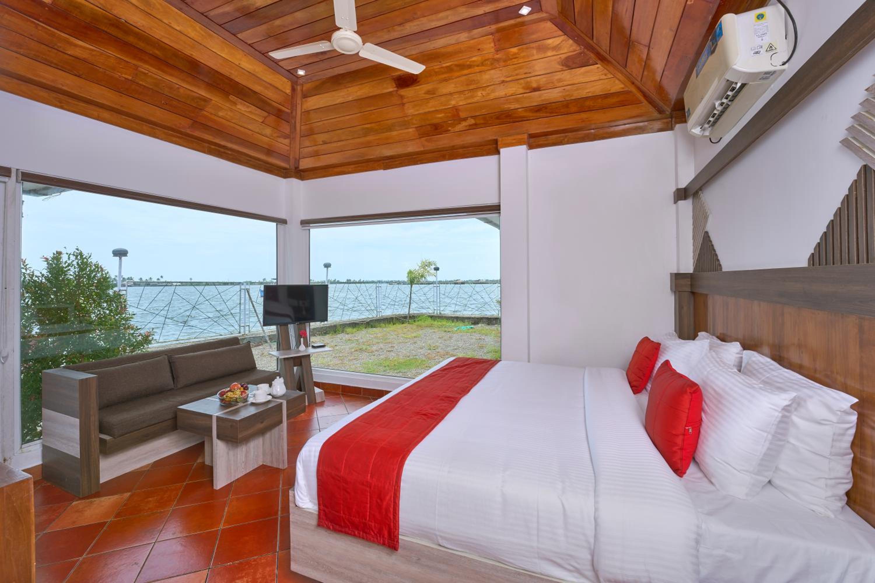 King Room With Lake View