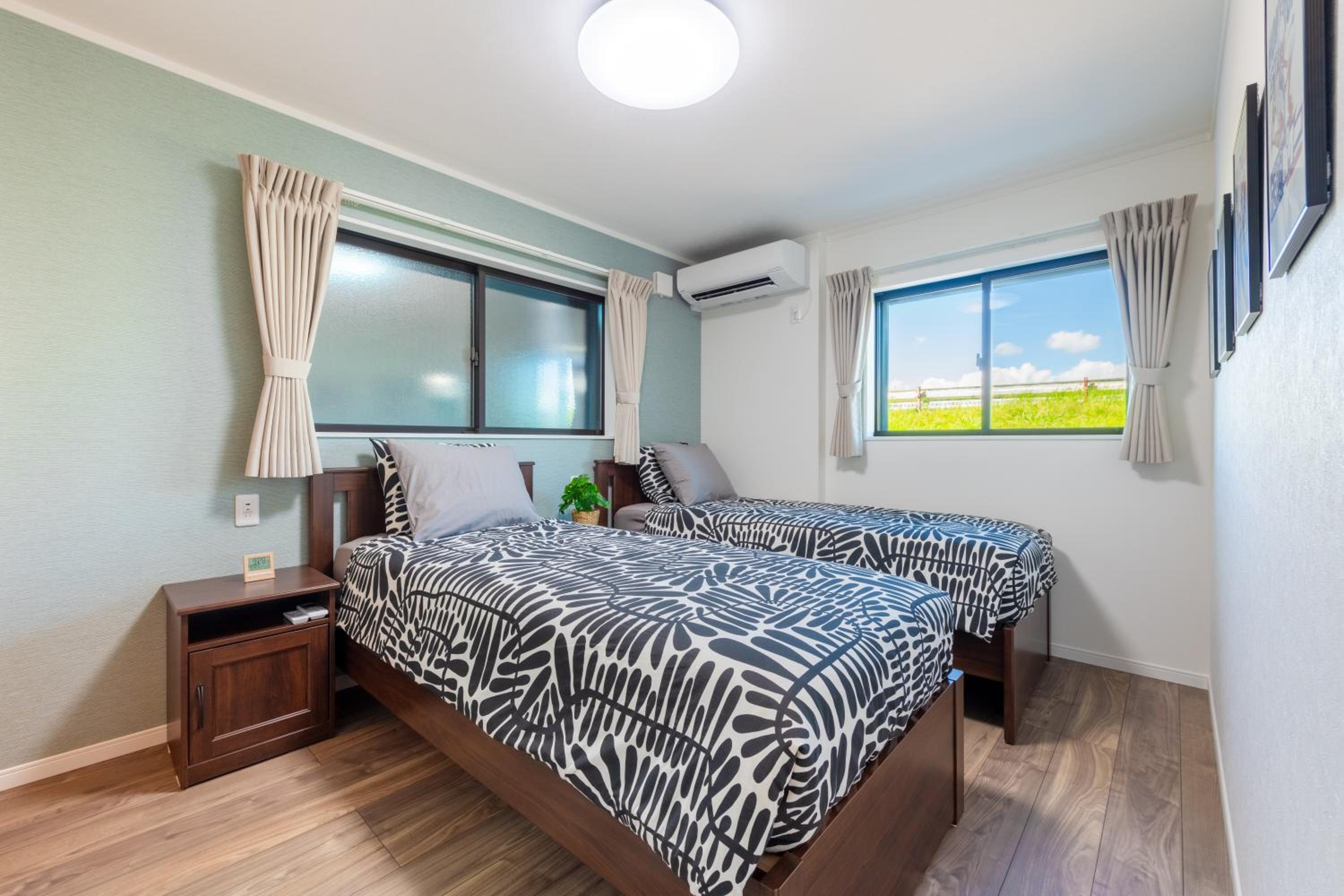Twin Room with Private Bathroom photo 3