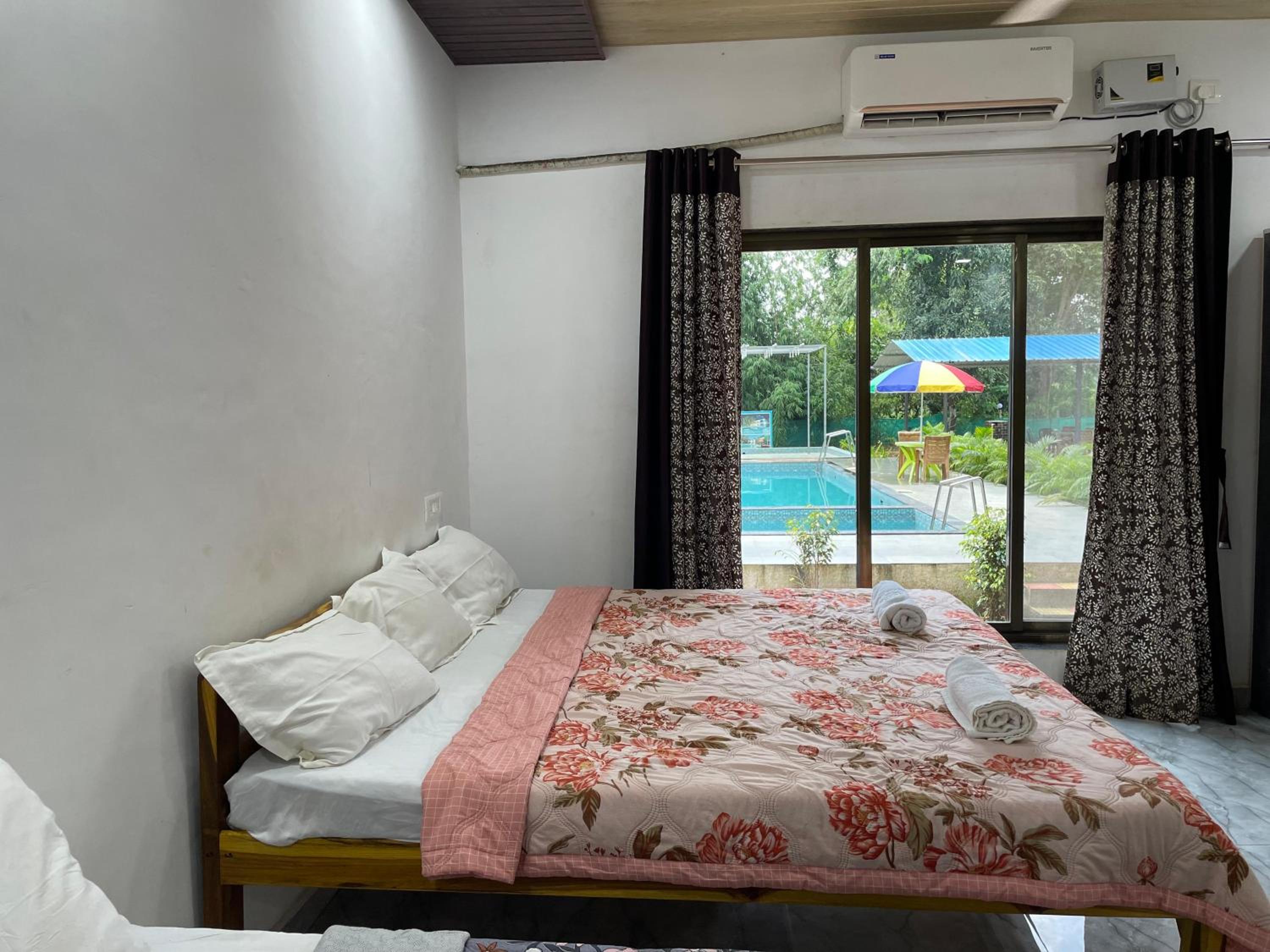 Mixed Dormitory Room