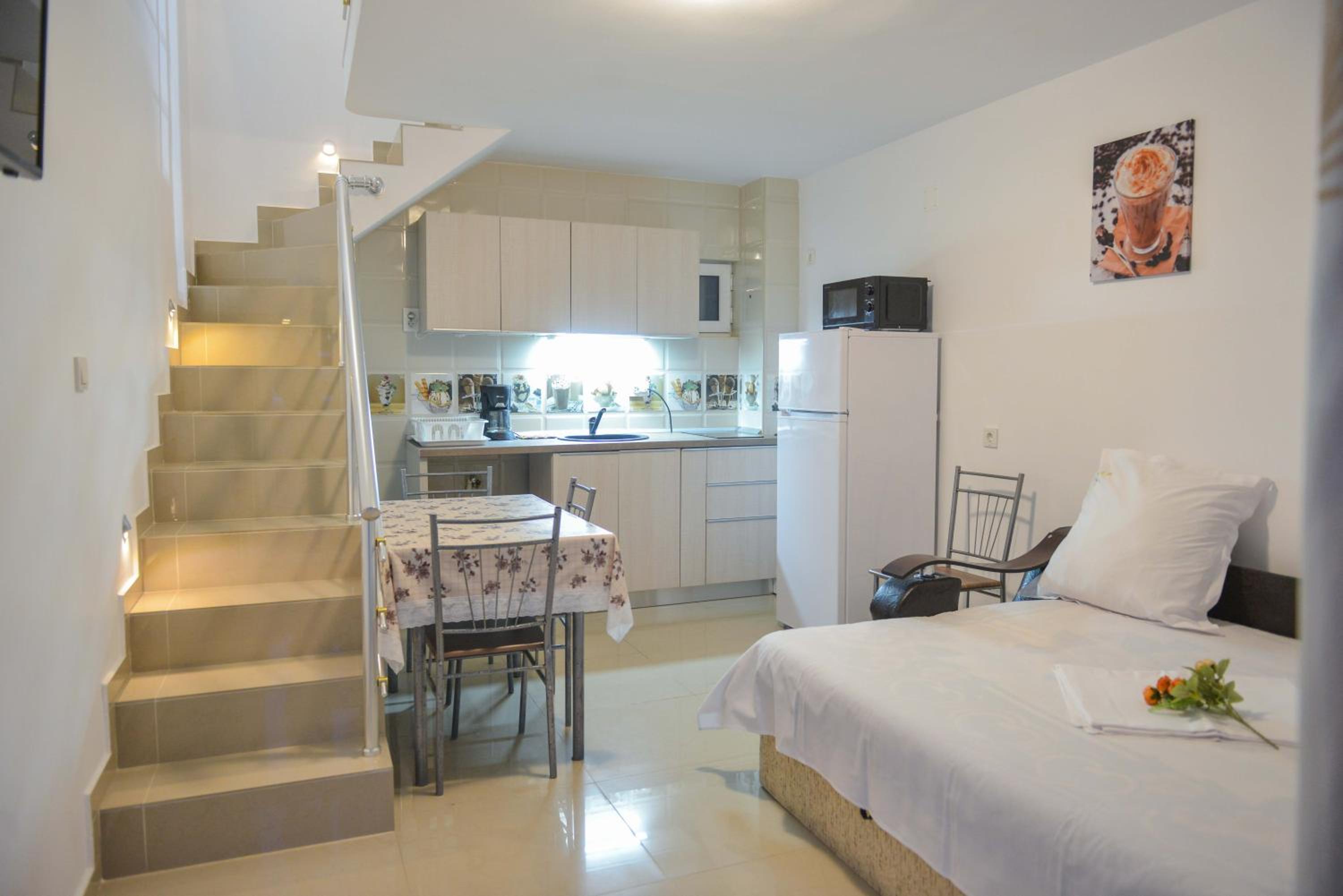 One-Bedroom Apartment with Balcony photo 1