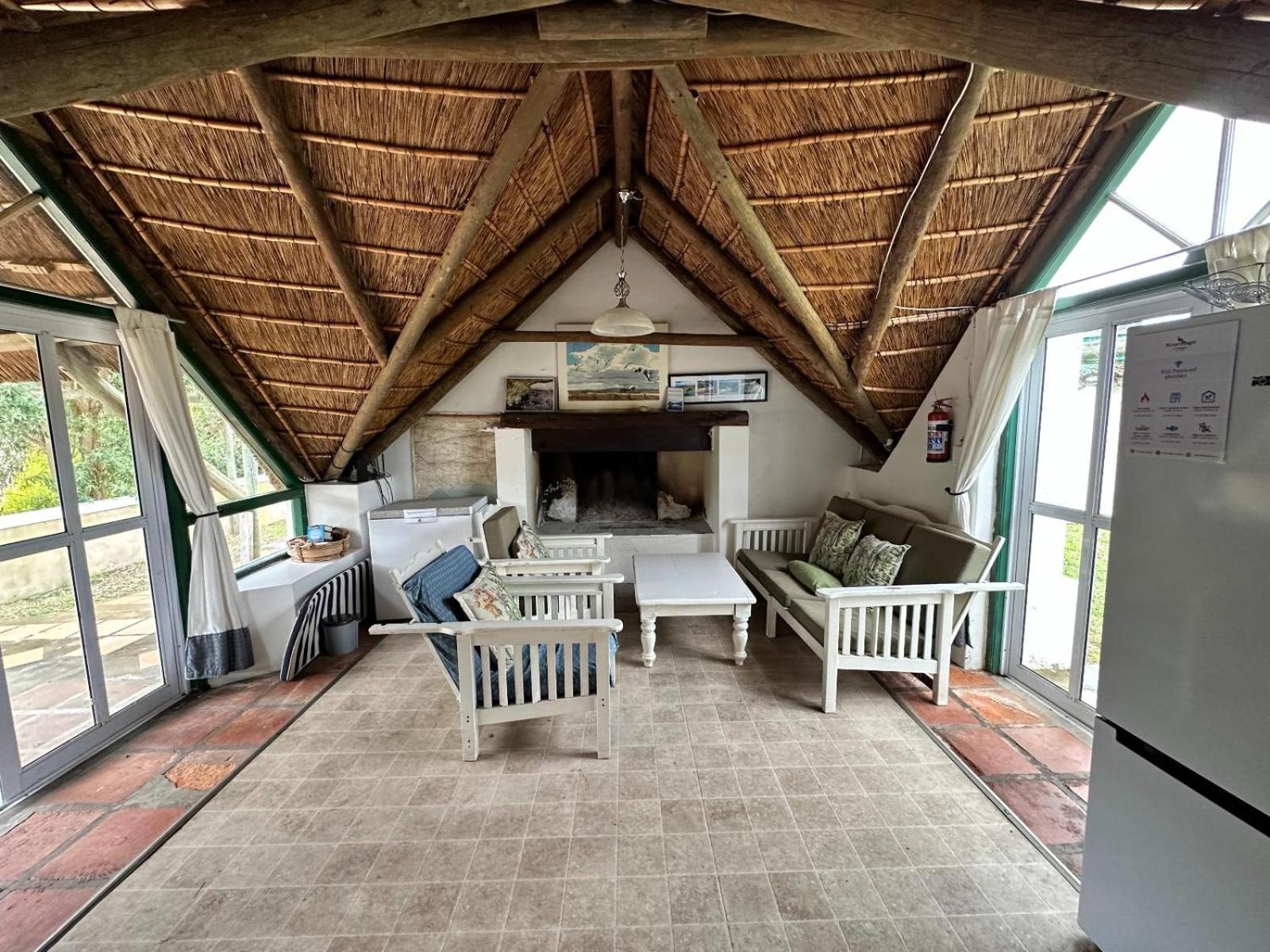 Five-Bedroom House photo 1