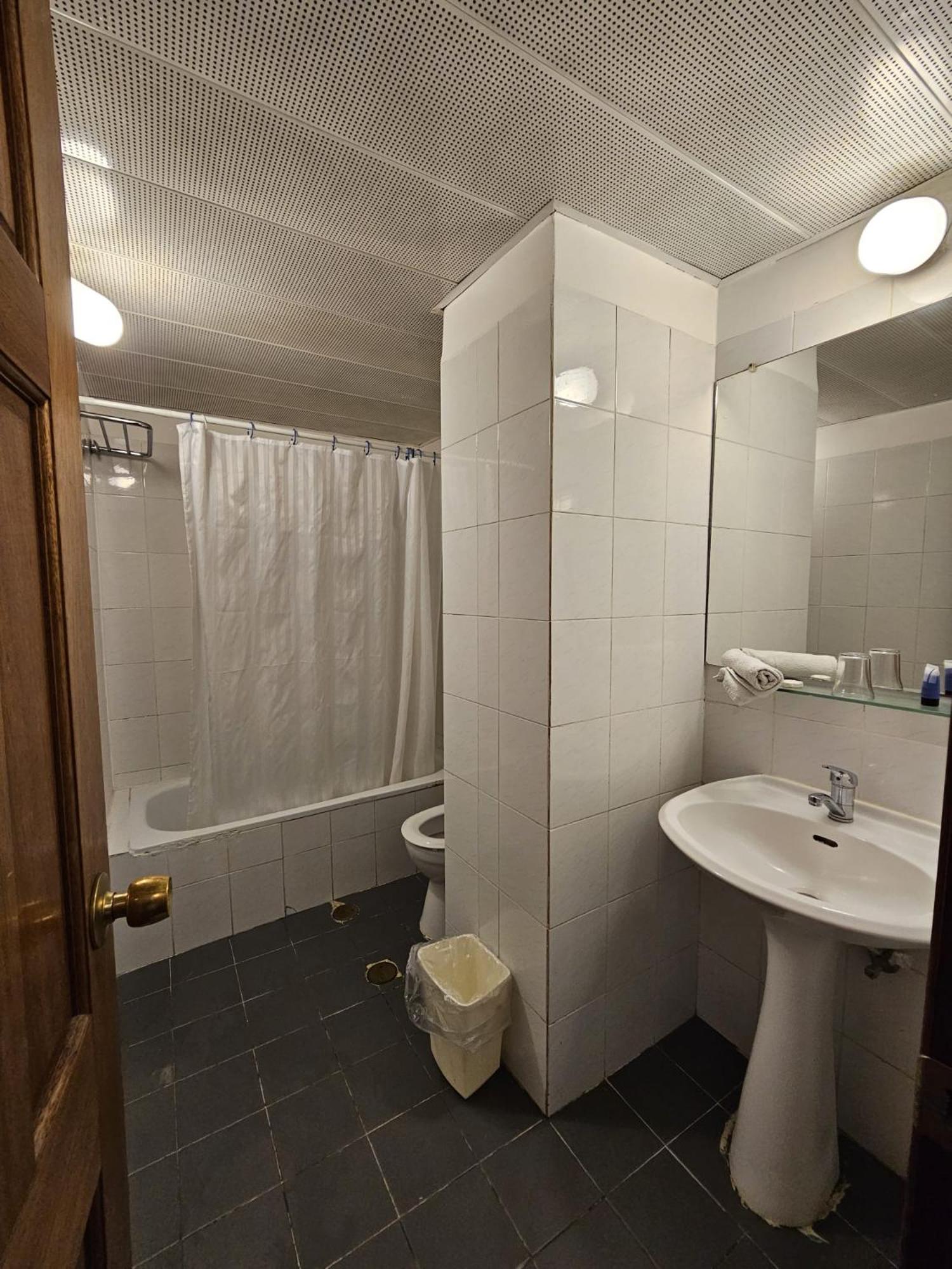 Superior Twin Room with Balcony photo 3