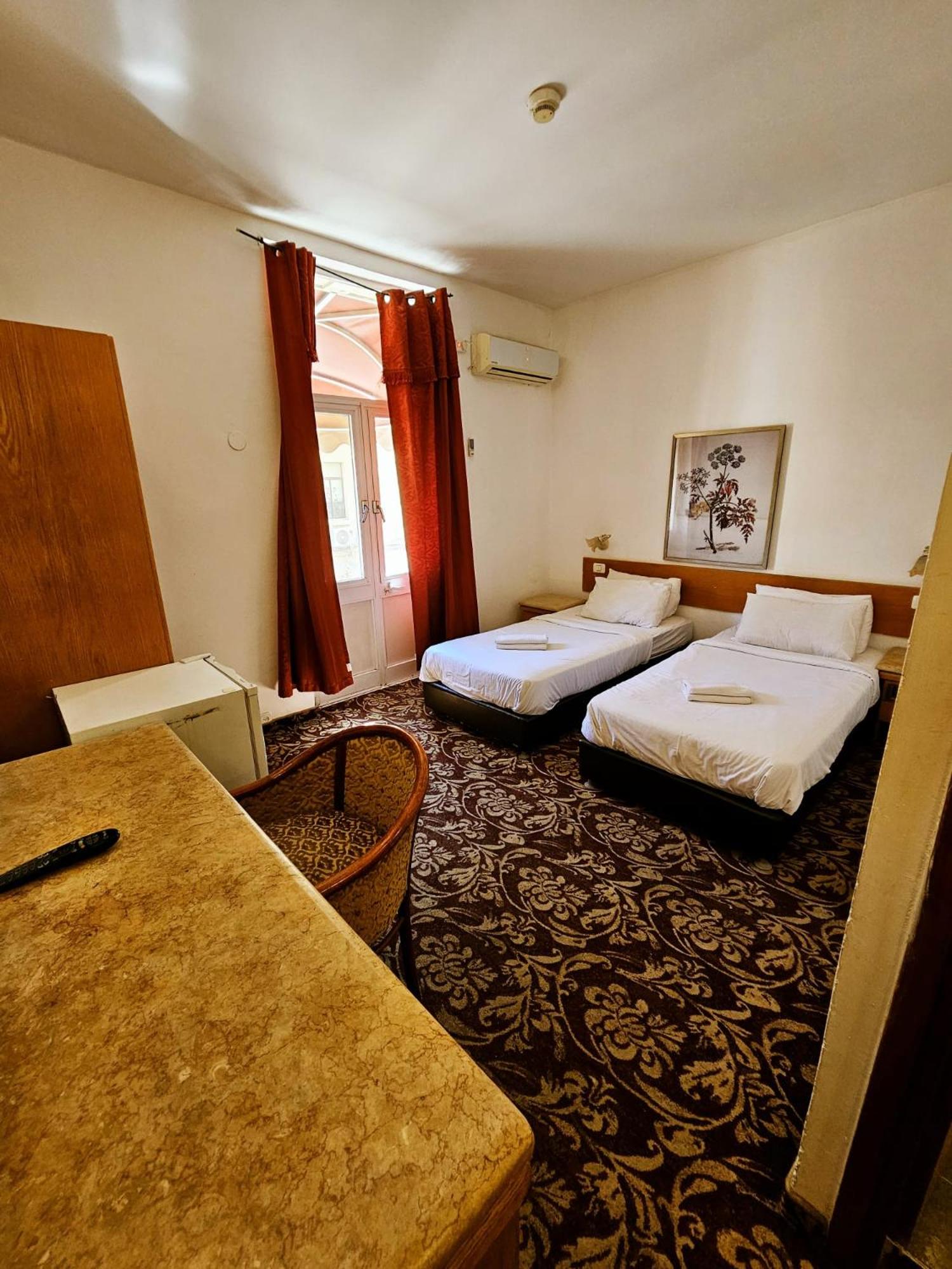 Superior Twin Room with Balcony photo 2