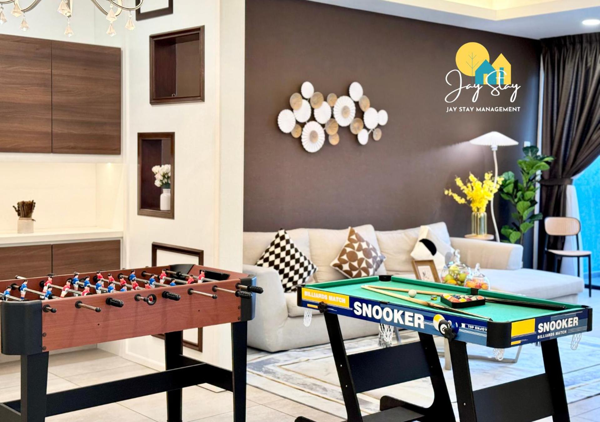 Two-Bedroom Deluxe Apartment with Balcony