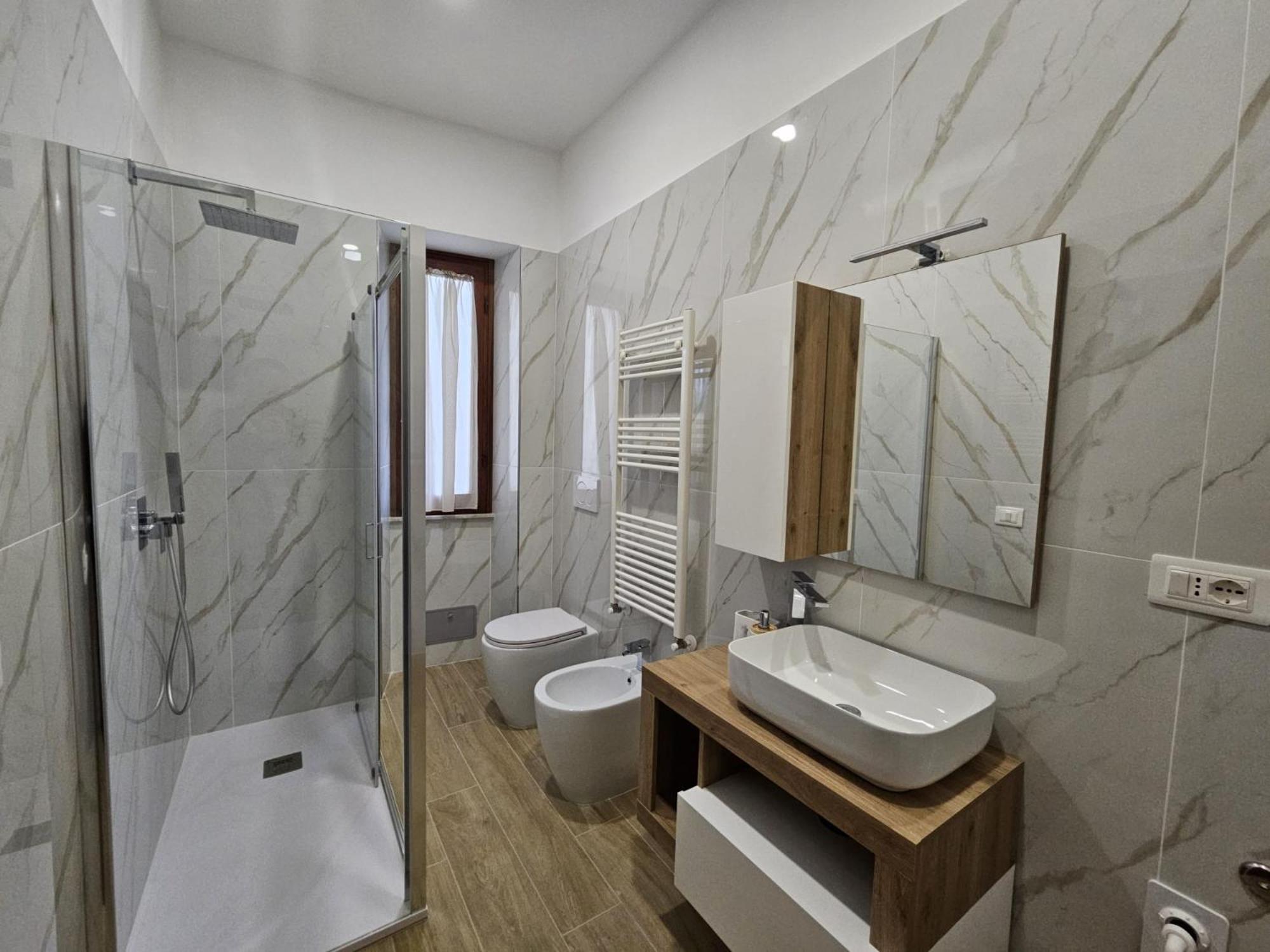 Deluxe Double Room with Balcony - Photo 15