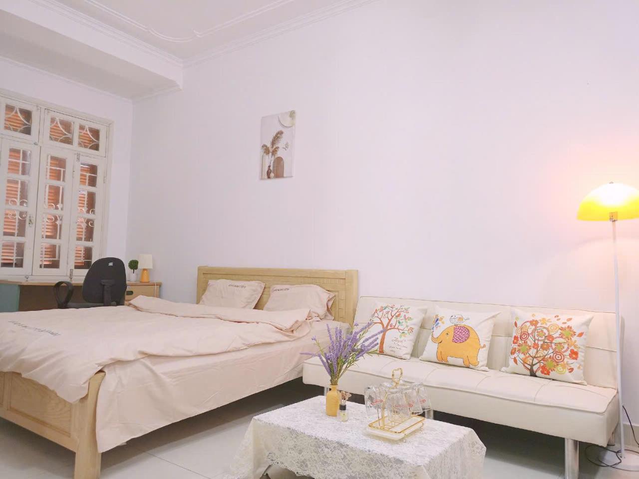Deluxe Queen Room with Two Queen Beds photo 2