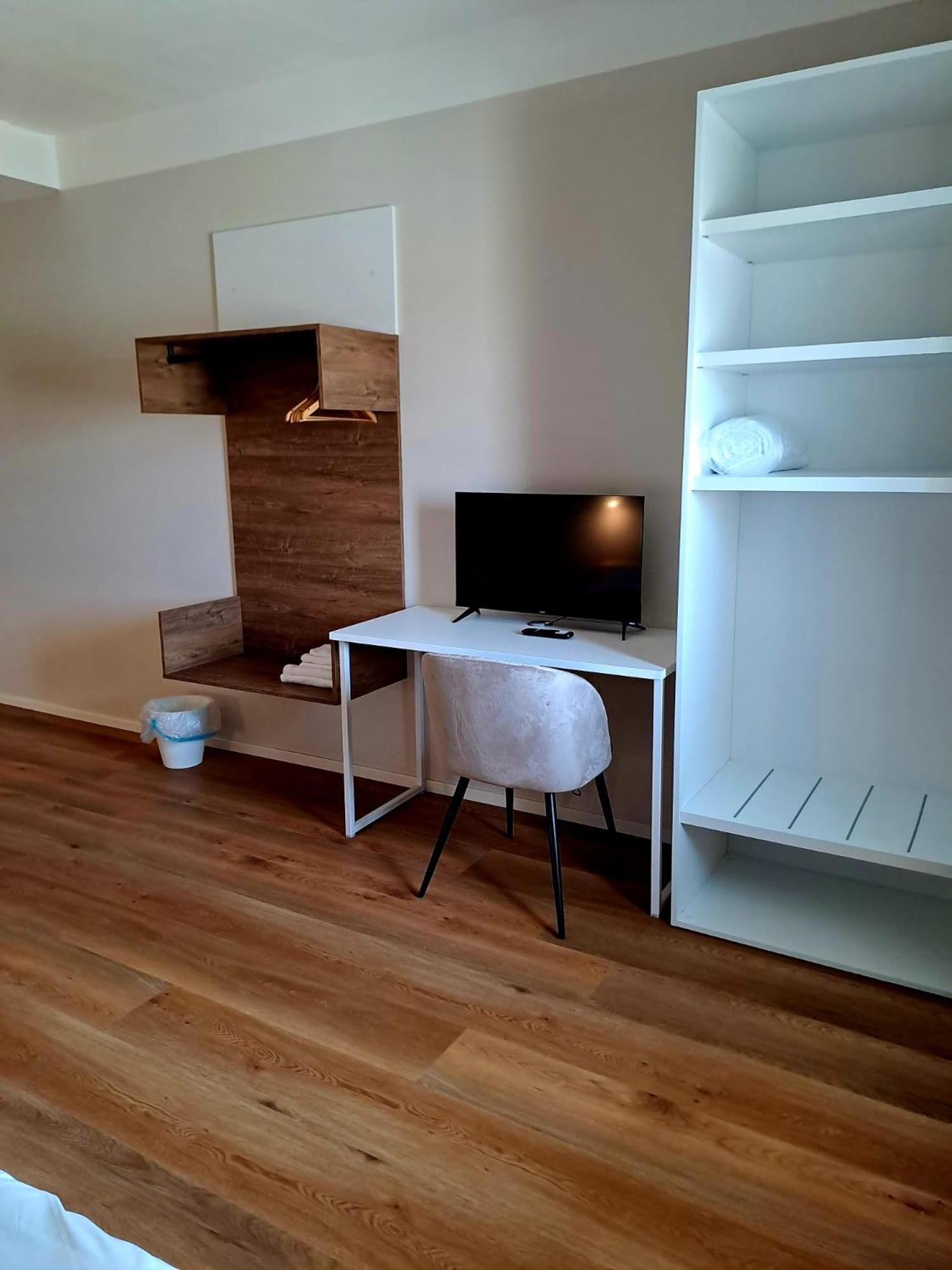 Large Double Room photo 2