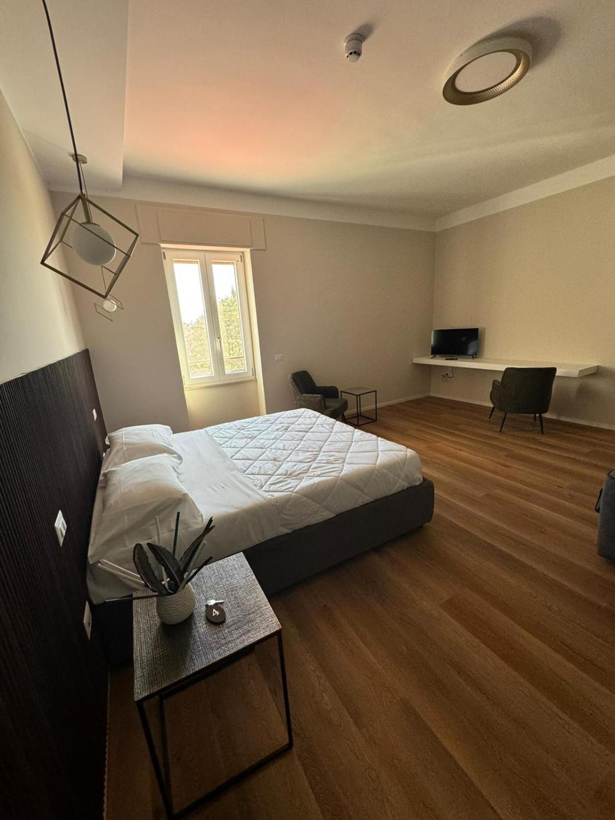 Deluxe King Room photo 2