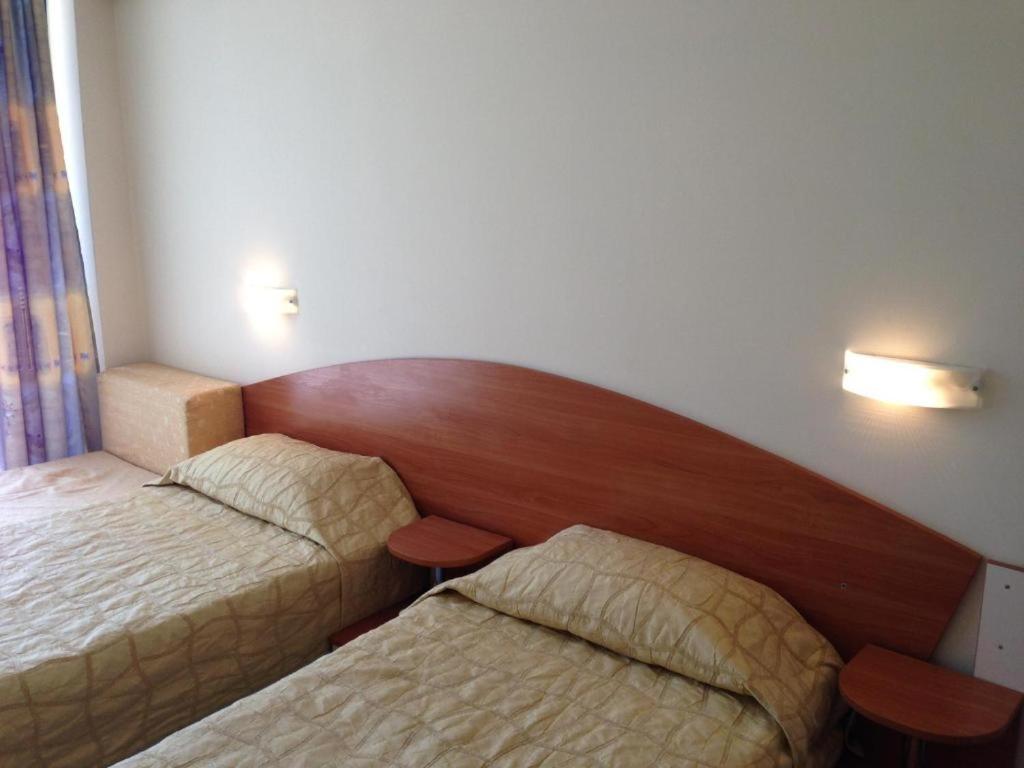 Twin Room - Photo 2