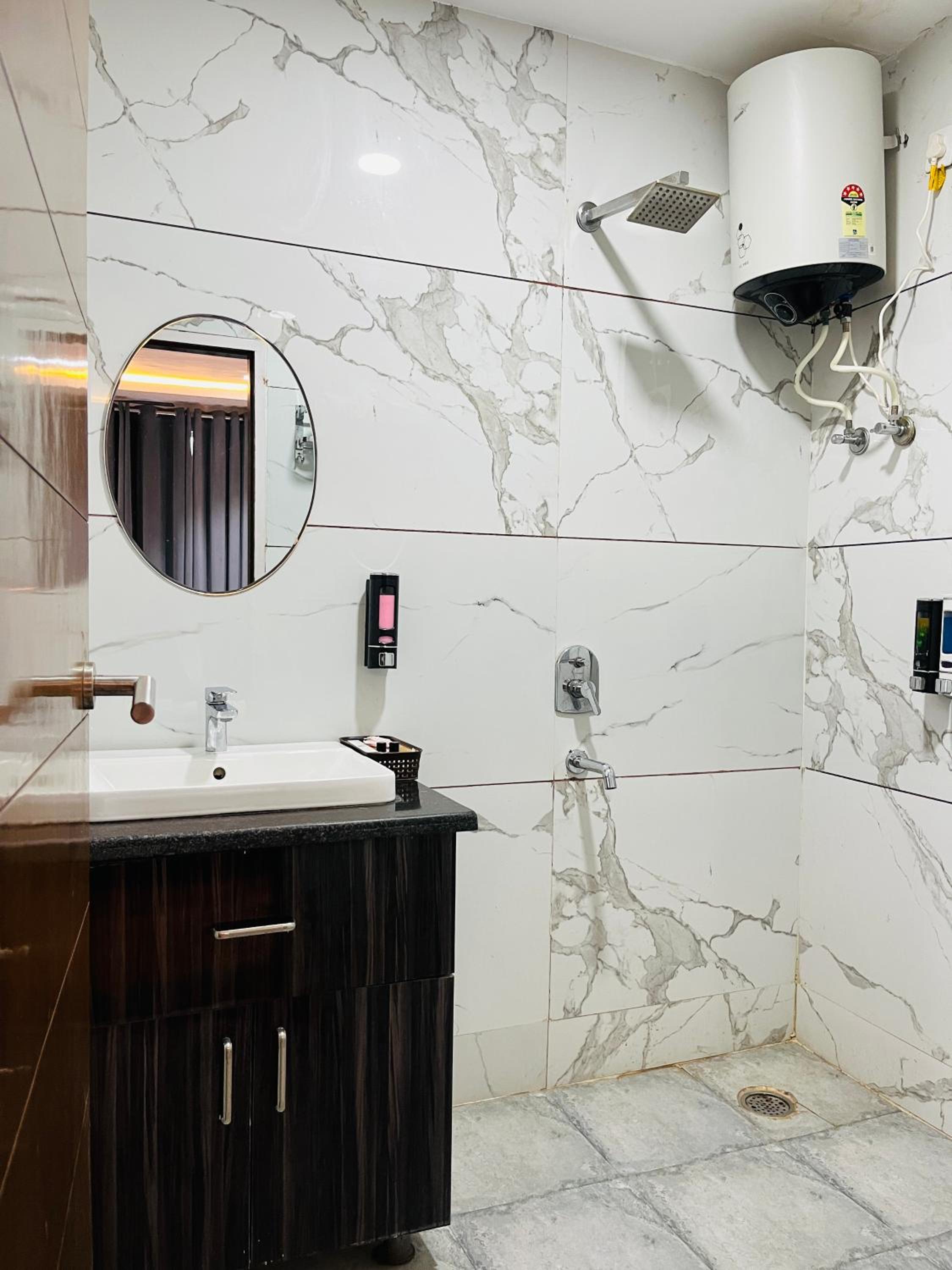 Deluxe Family Suite photo 3