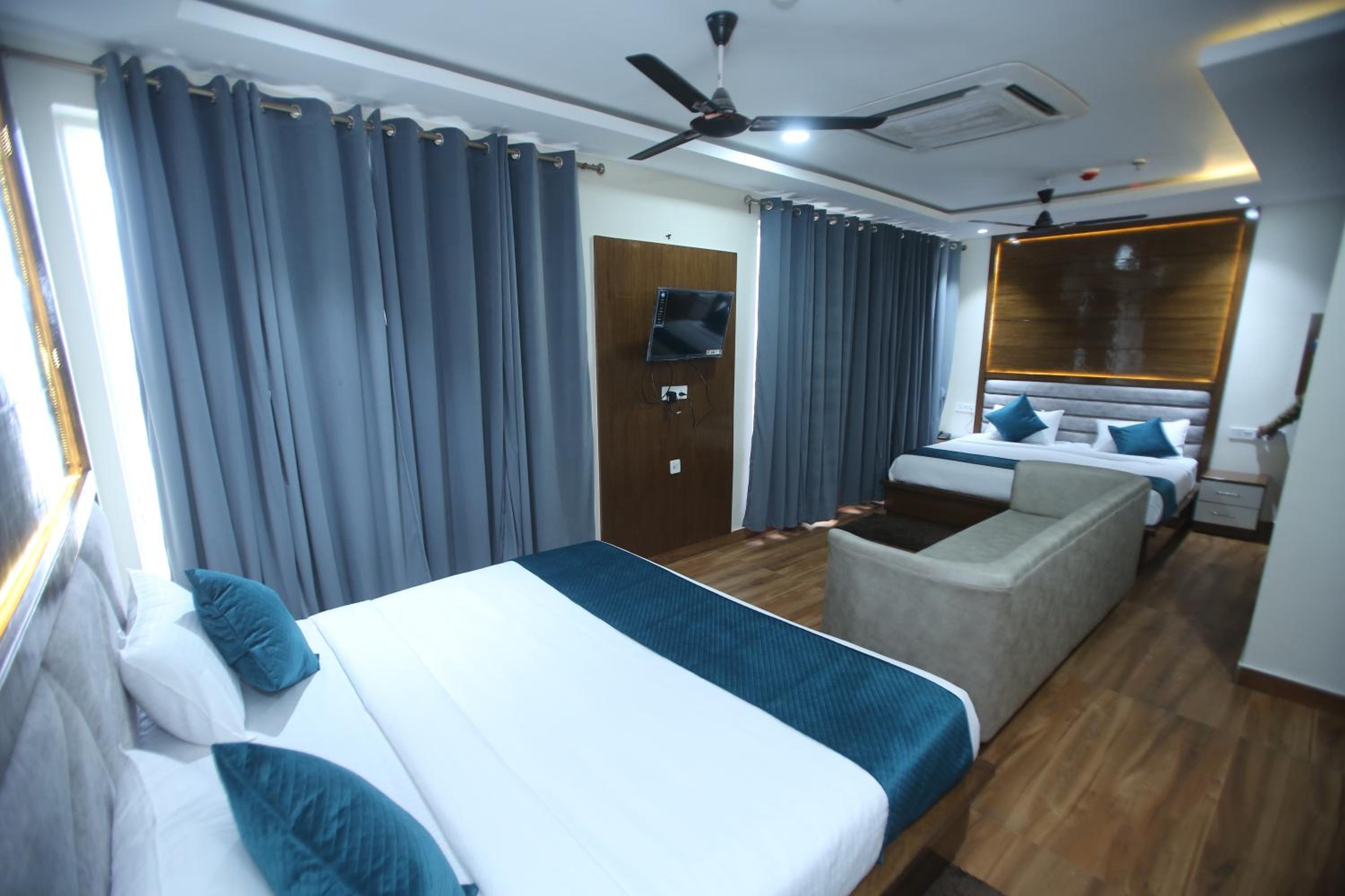 Deluxe Family Suite photo 2