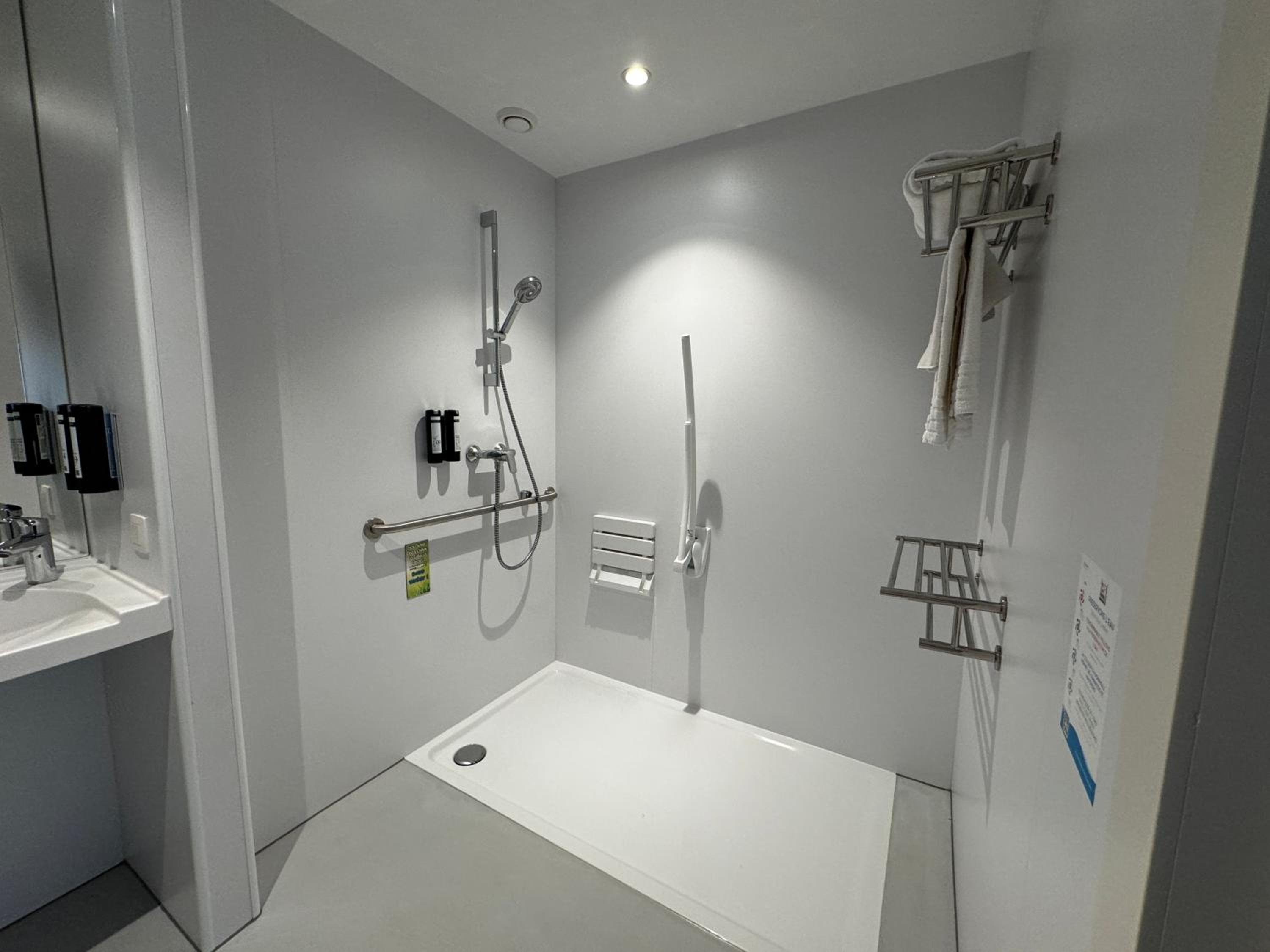 Apartment - Disability Access photo 3