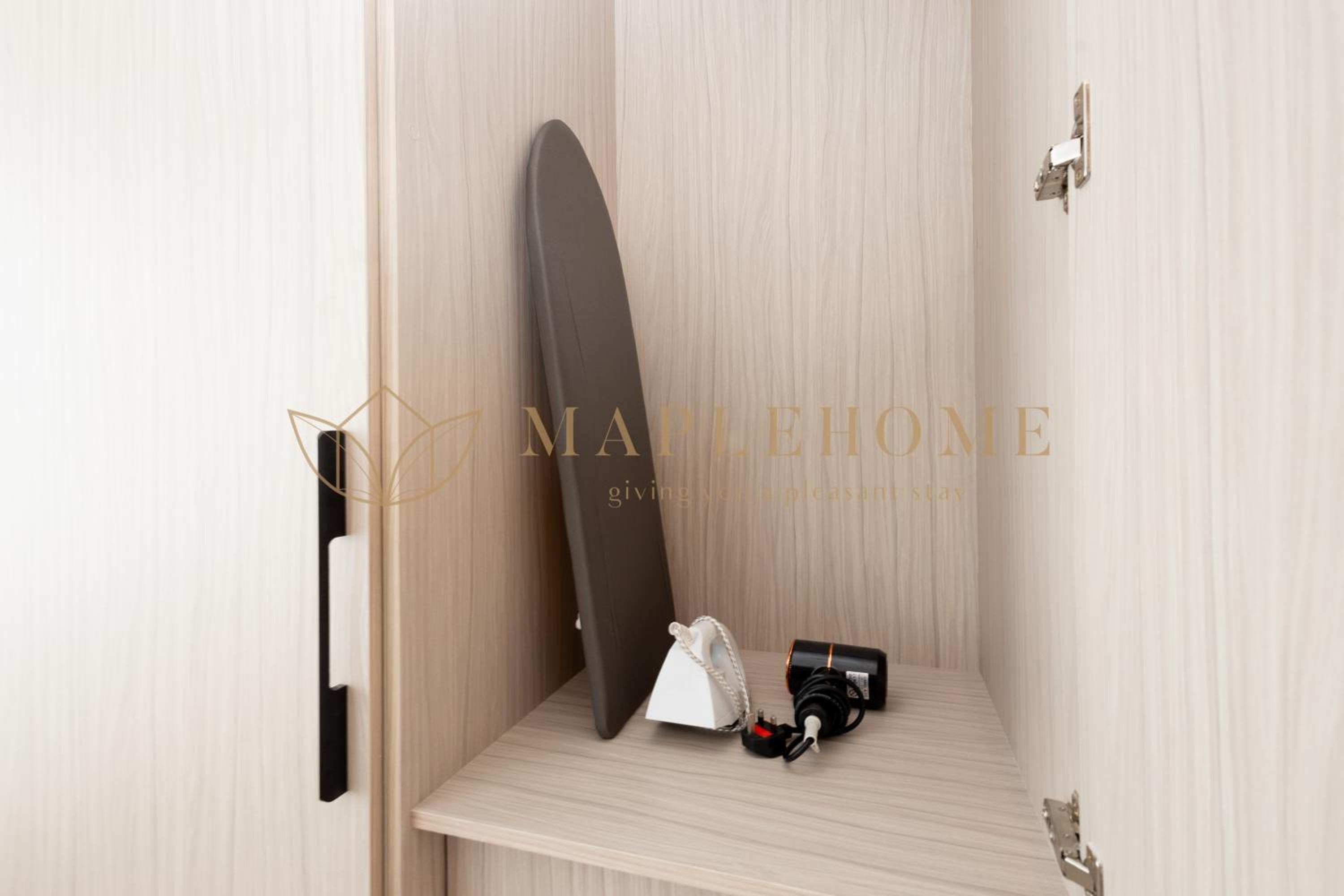 Deluxe Family Suite - Photo 13