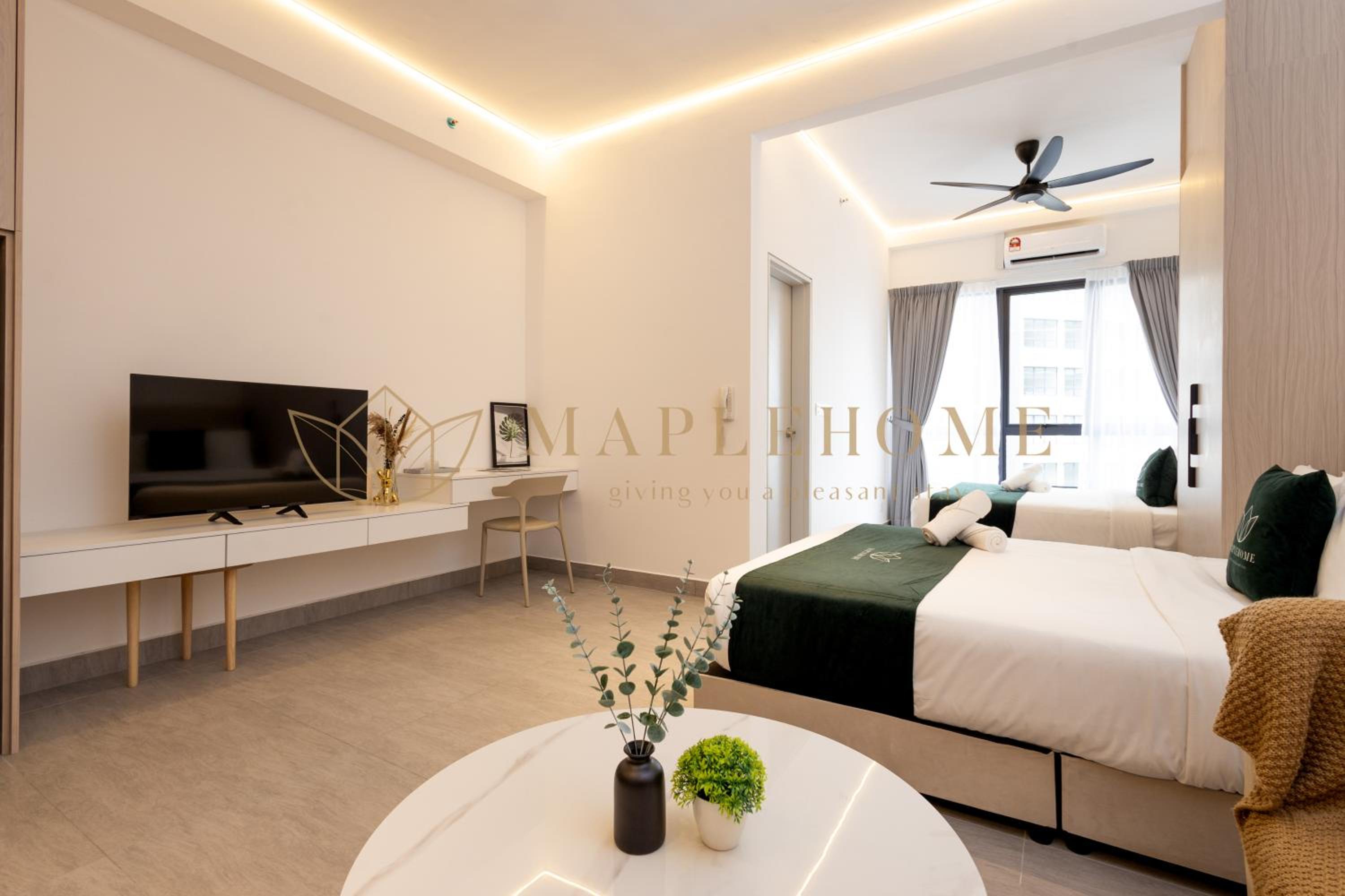 Deluxe Family Suite - Photo 7