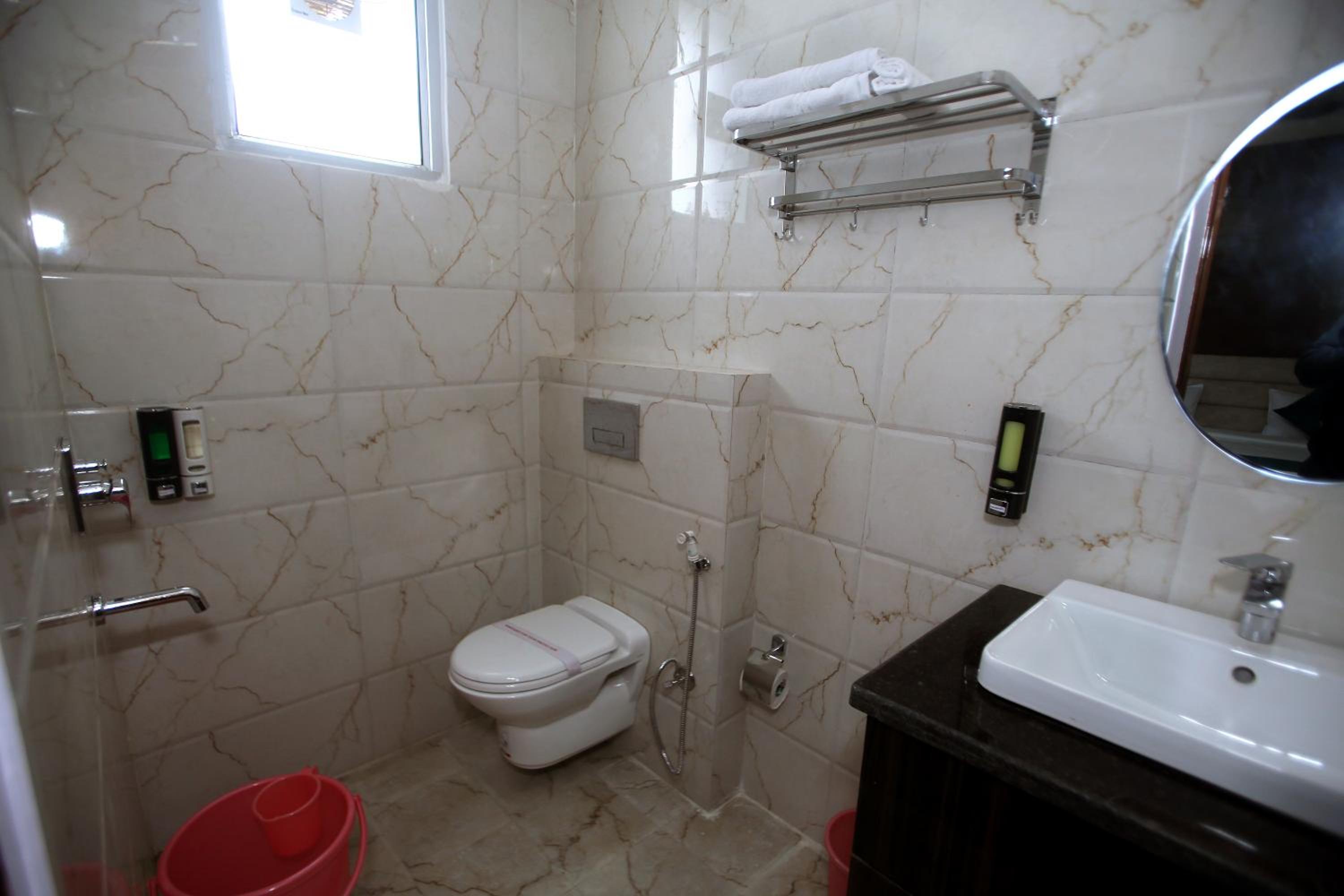 Deluxe King Room photo 2