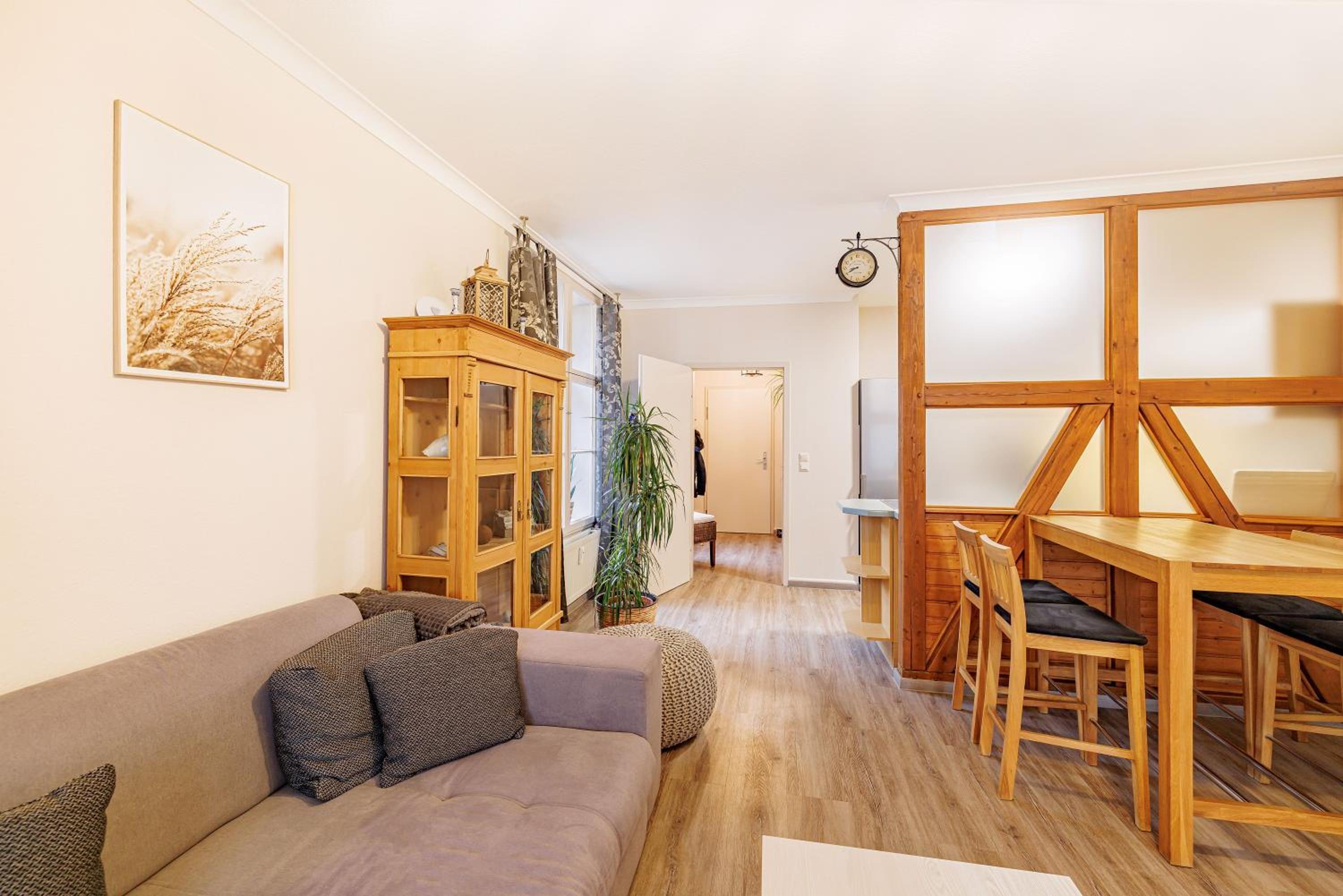 One-Bedroom Apartment photo 3