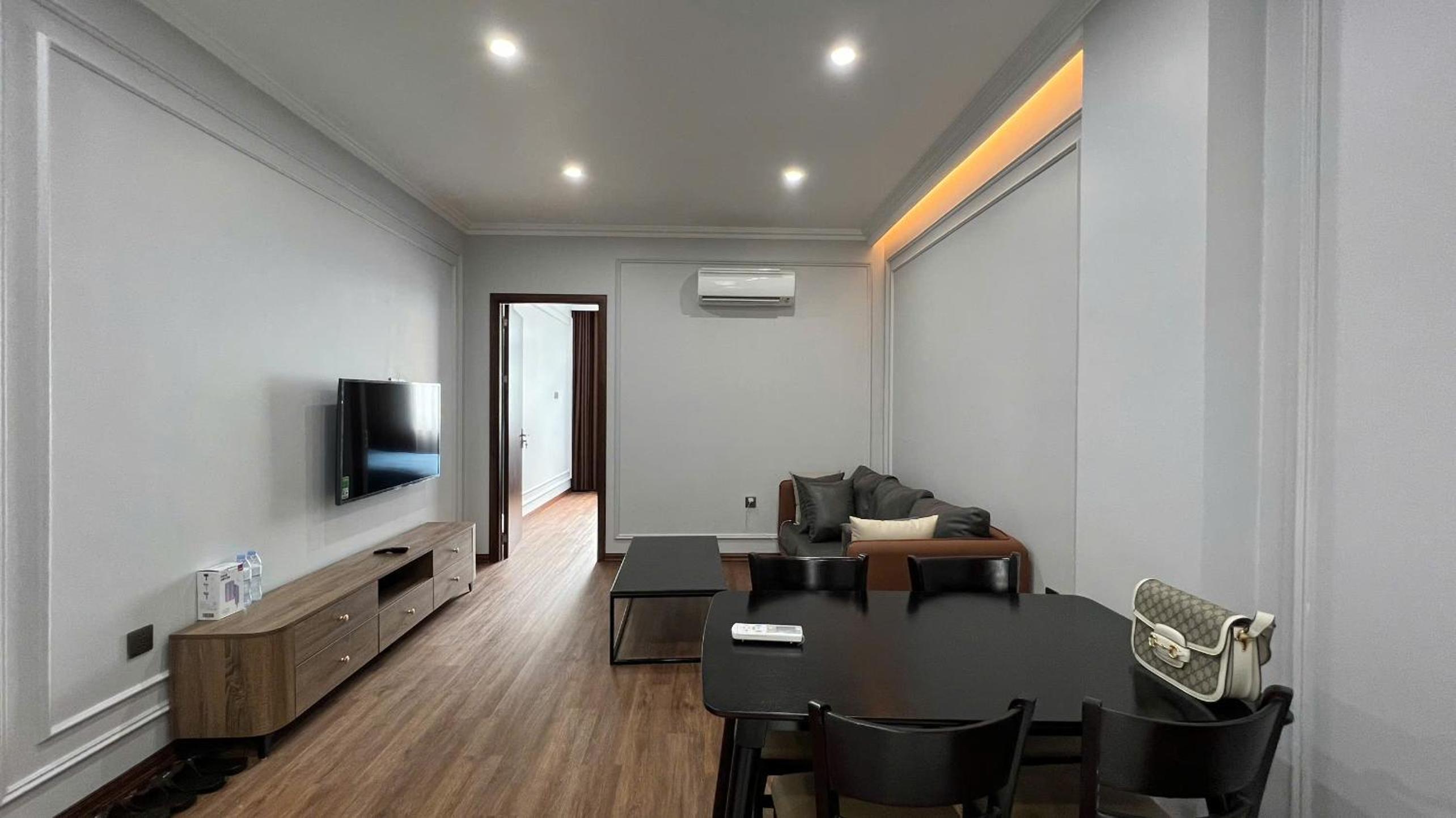 One-Bedroom Apartment photo 2