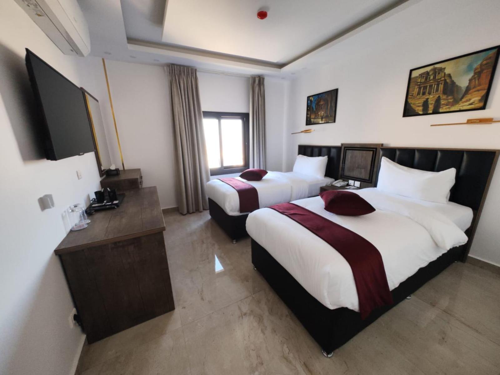 Deluxe Twin Room photo 1