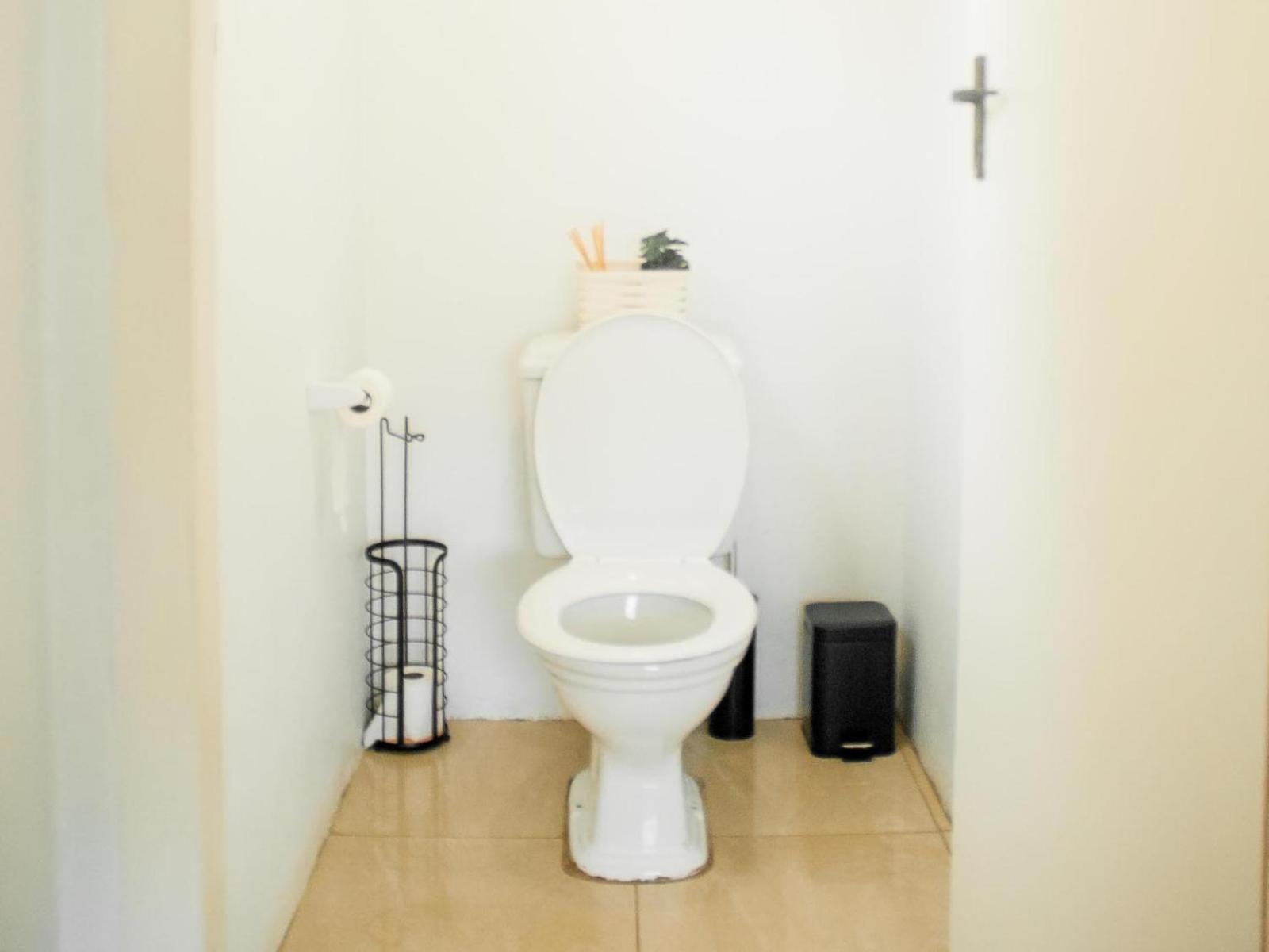 Deluxe Double Room (2 Adults + 1 Child) - Photo 2