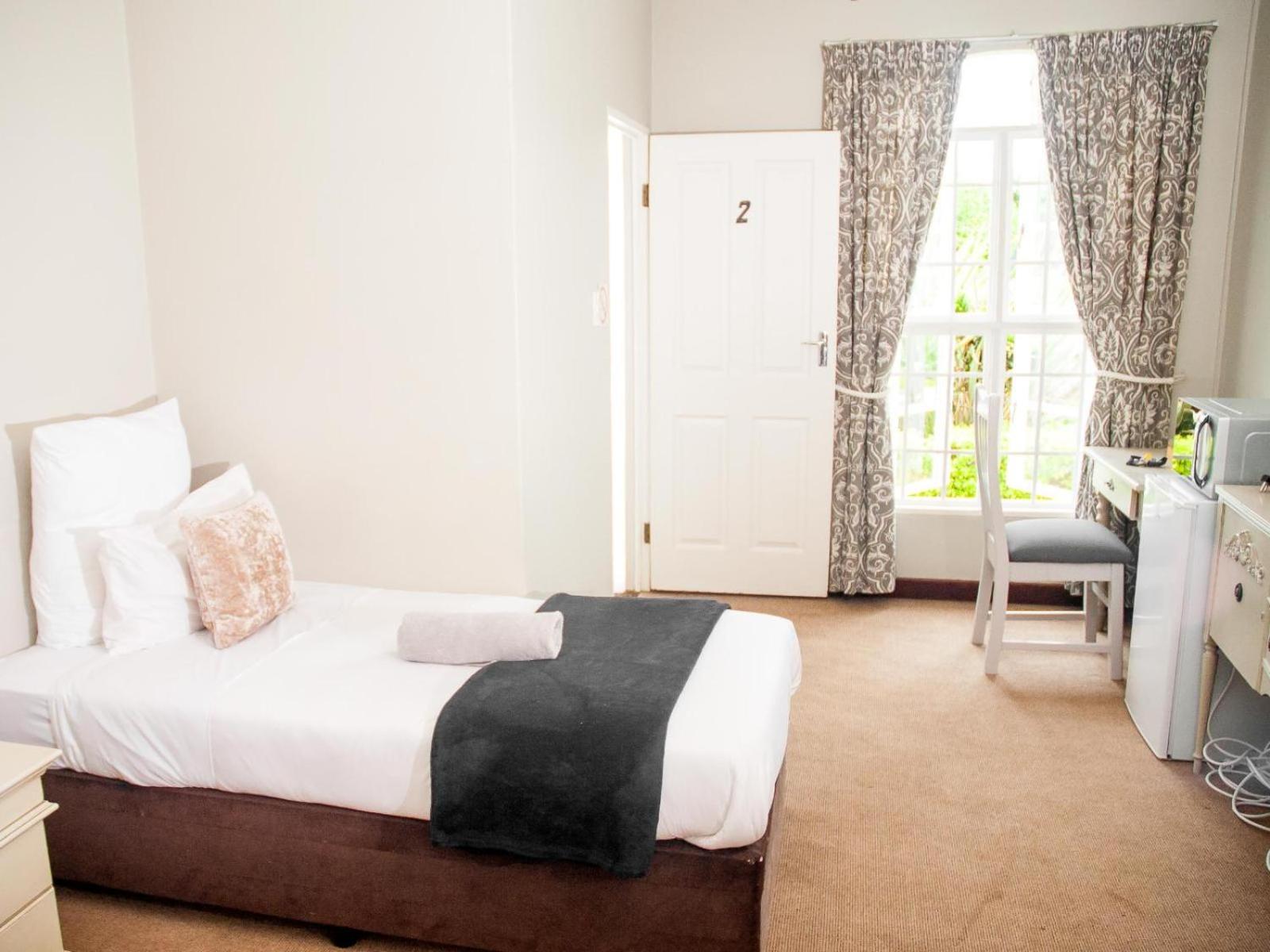 Deluxe Twin Room - Photo 11