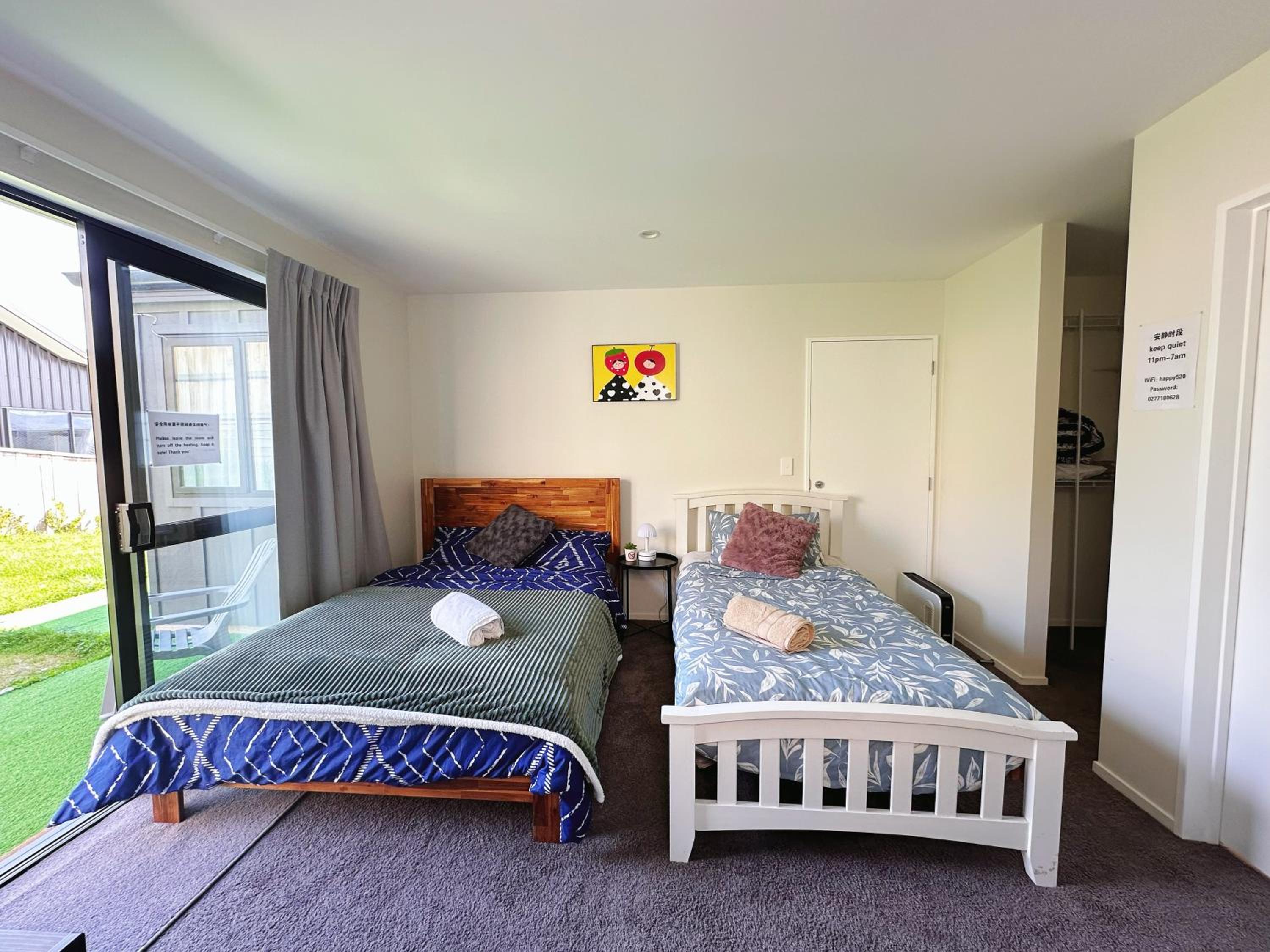 Double or Twin Room with Private Bathroom photo 3