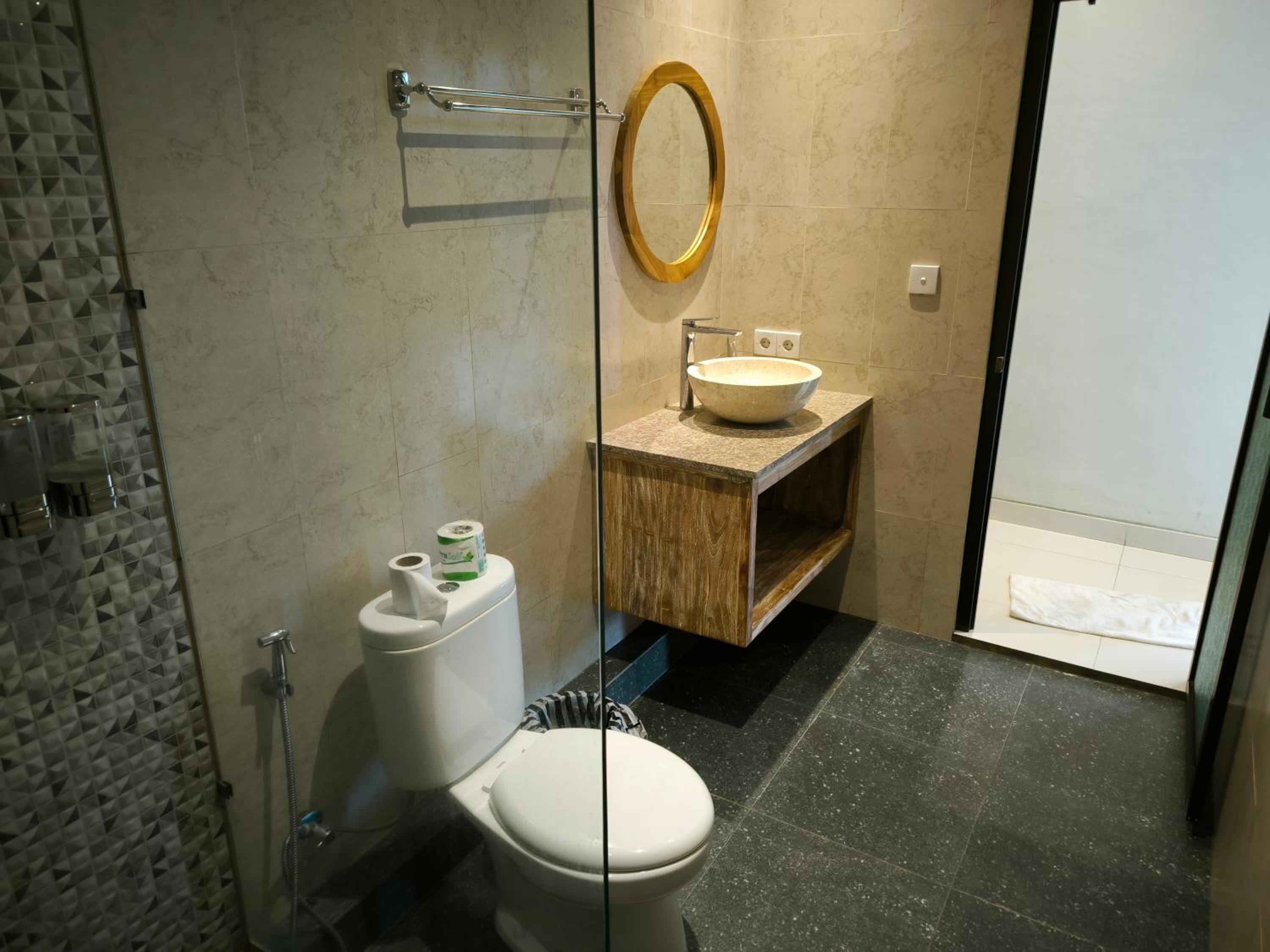 Suite with Balcony - Photo 19