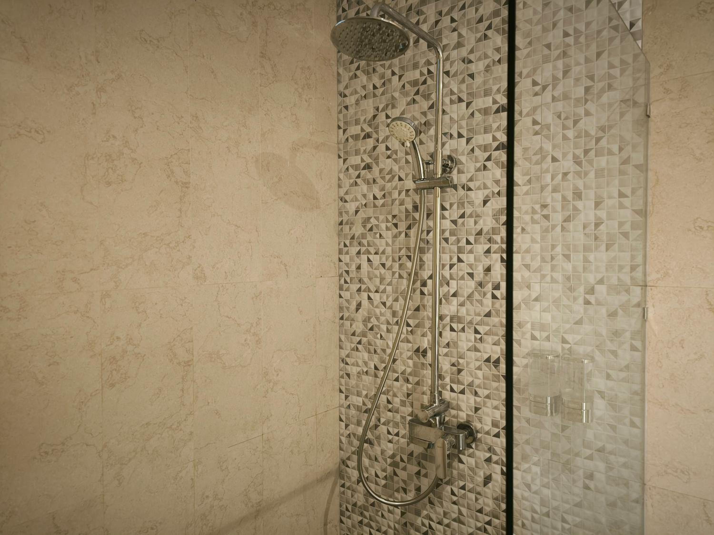 Suite with Balcony - Photo 18