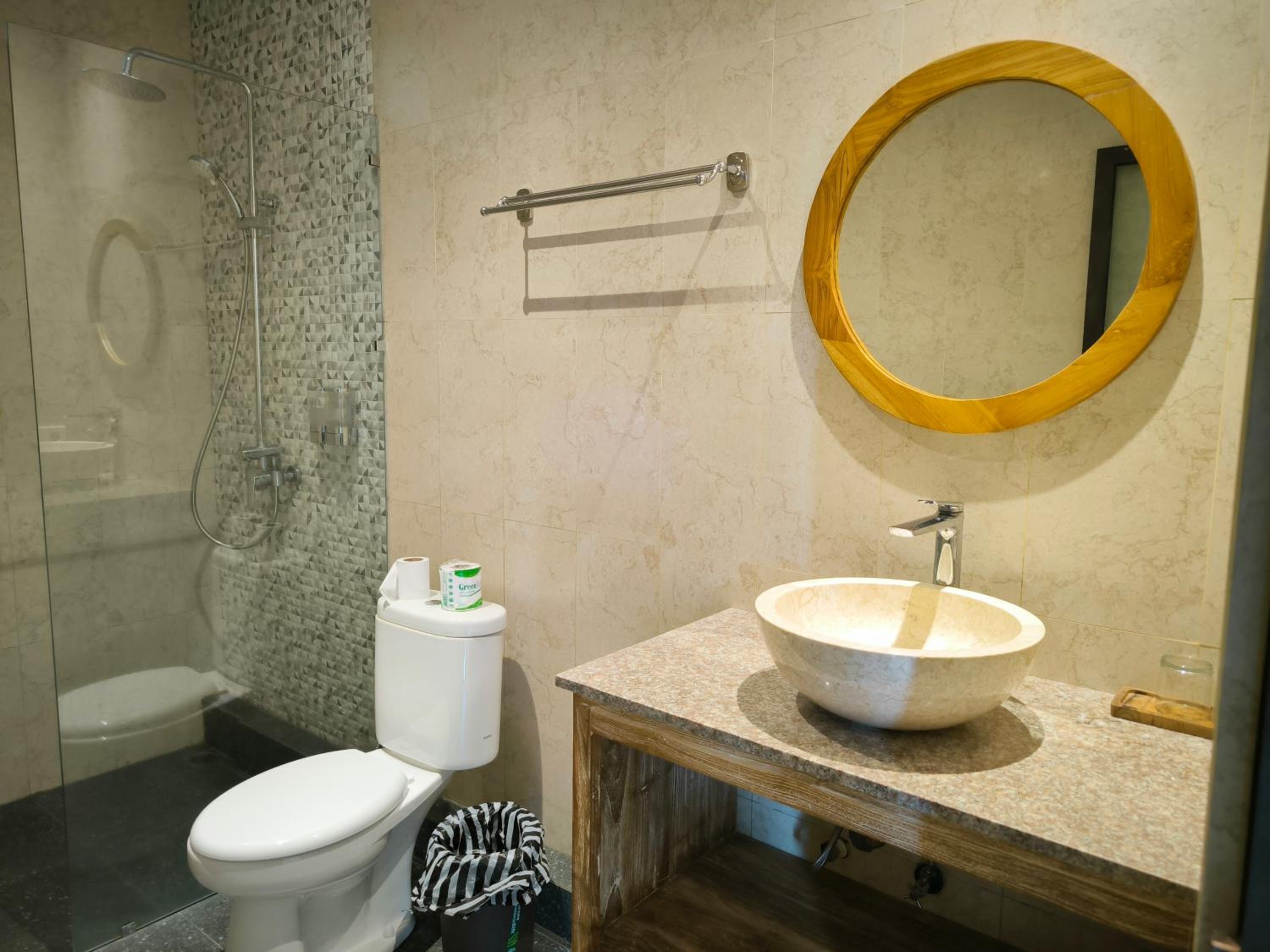 Suite with Balcony - Photo 16