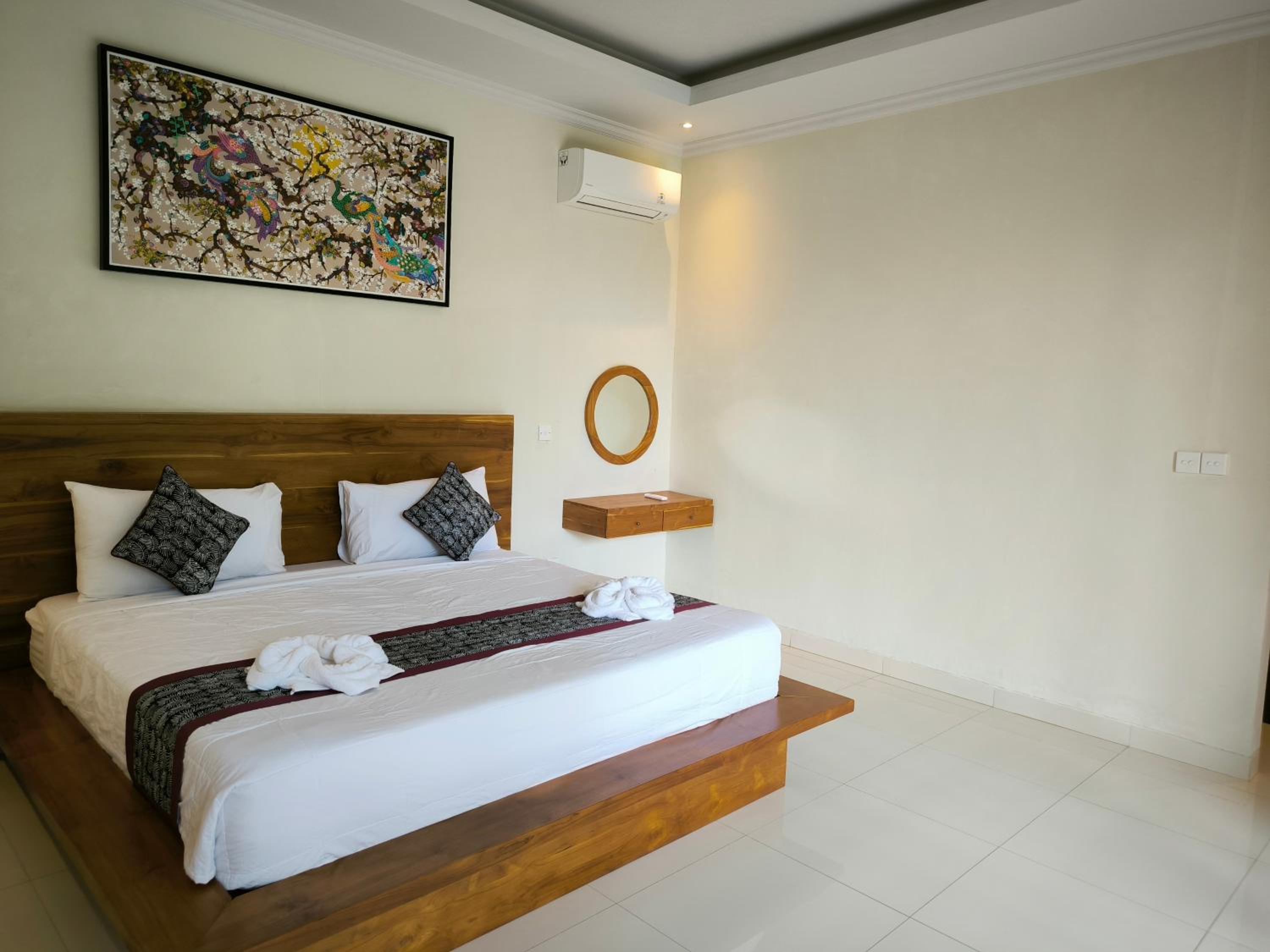Suite with Balcony - Photo 13