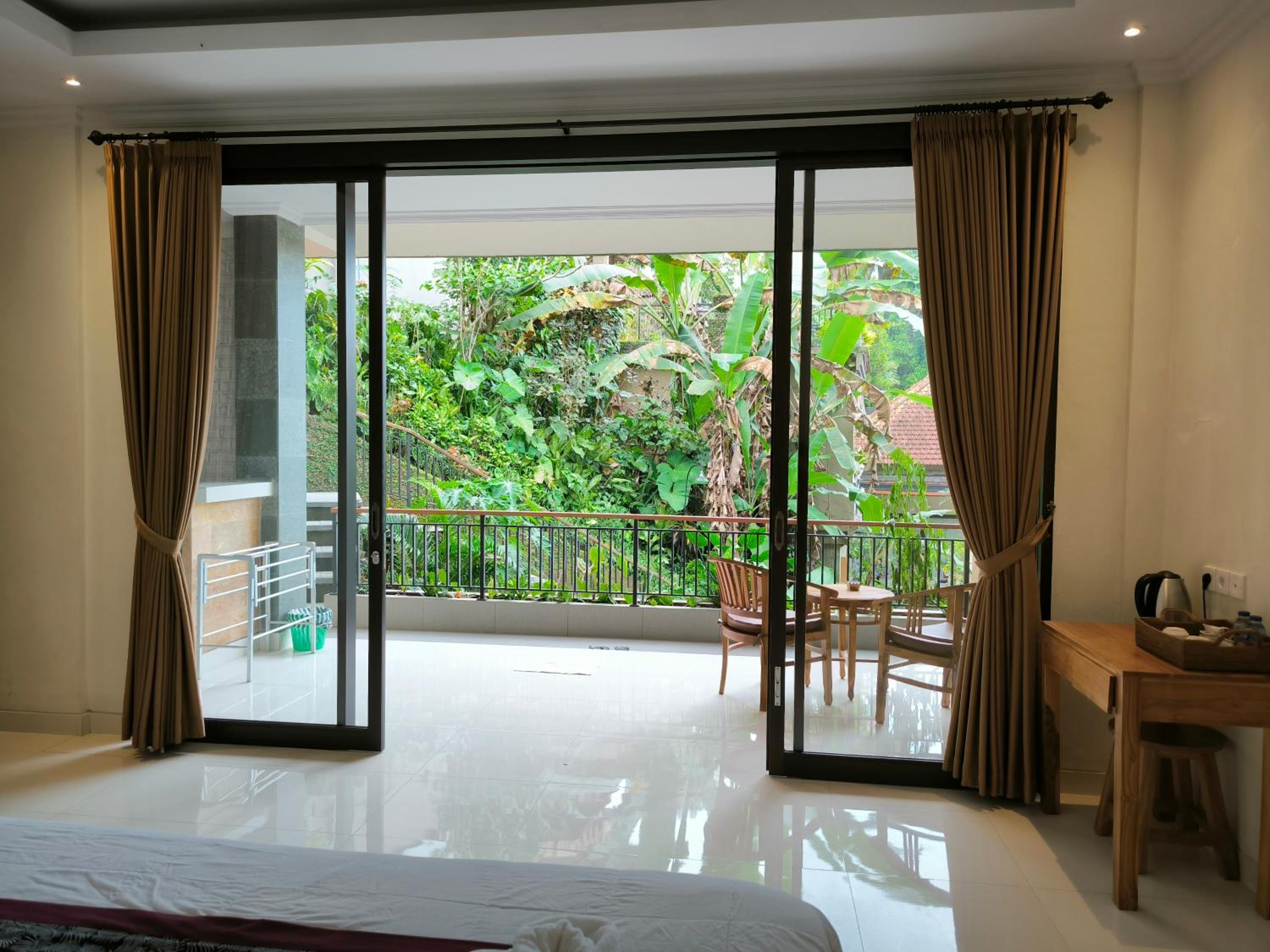 Suite with Balcony - Photo 11